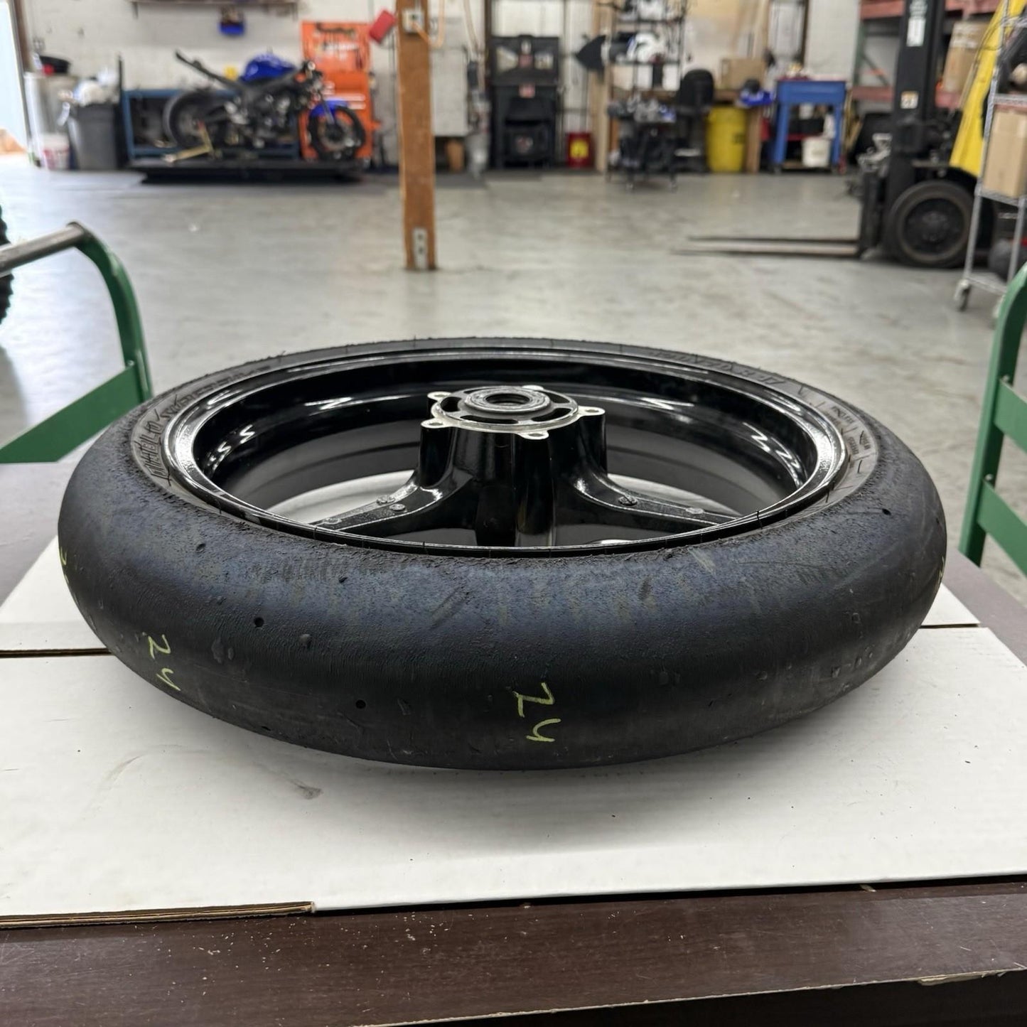 2007 2008 SUZUKI GSXR1000 FRONT WHEEL RIM PIRELLI TIRE TRACK STRAIGHT STOCK