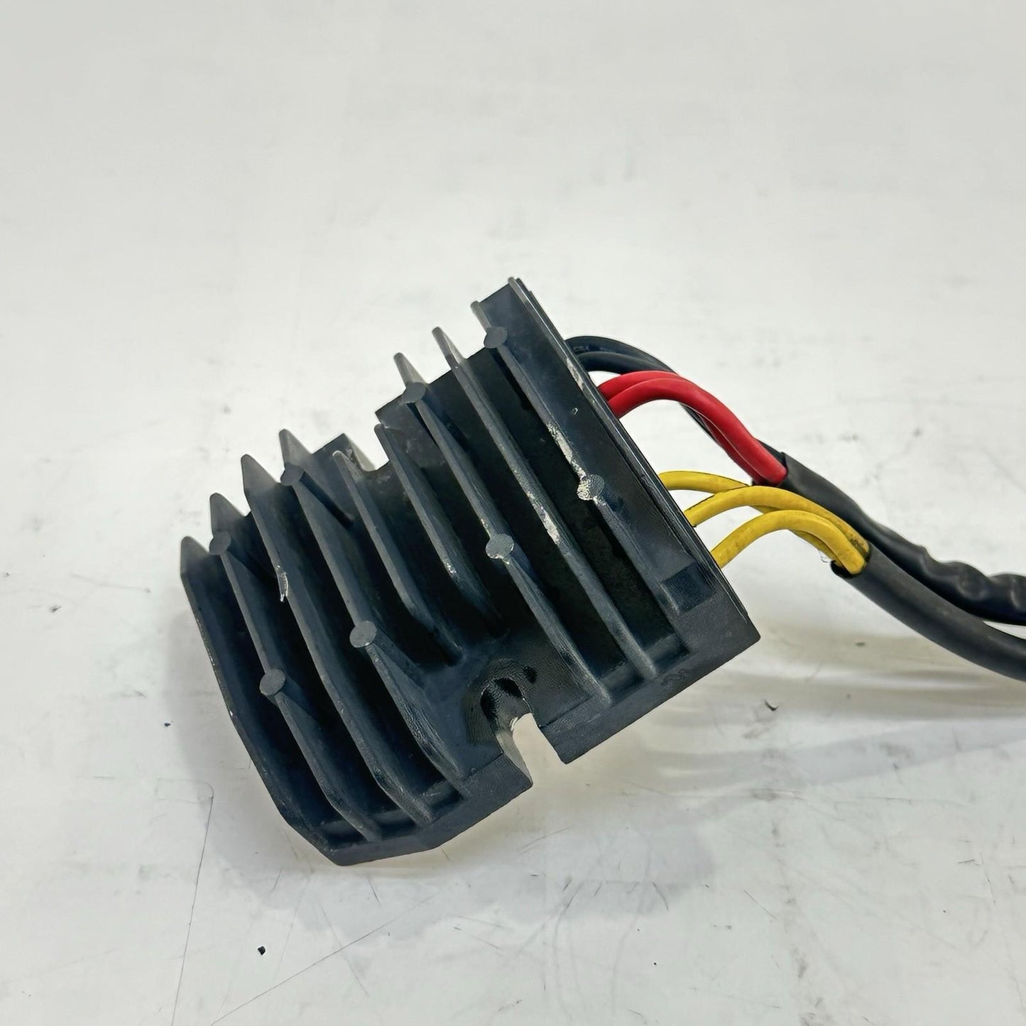 2006 2007 SUZUKI GSXR 600 GSXR 750 VOLTAGE REGULATOR RECTIFIER BOLTS STOCK