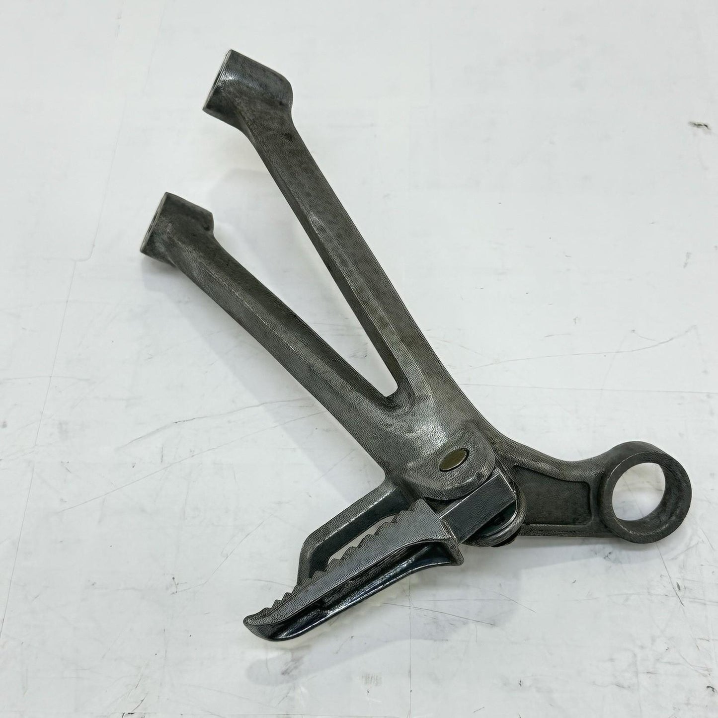 2006 2007 SUZUKI GSXR 600 GSXR 750 PASSENGER PEGS REAR FOOT REST LEFT RIGHT SET