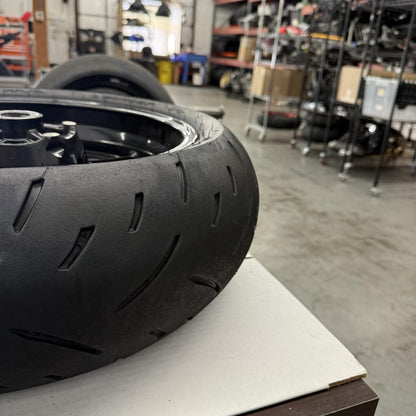 2009 - 2014 BMW S1000RR REAR WHEEL BACK RIM DUNLOP TIRE BLACK STRAIGHT STOCK