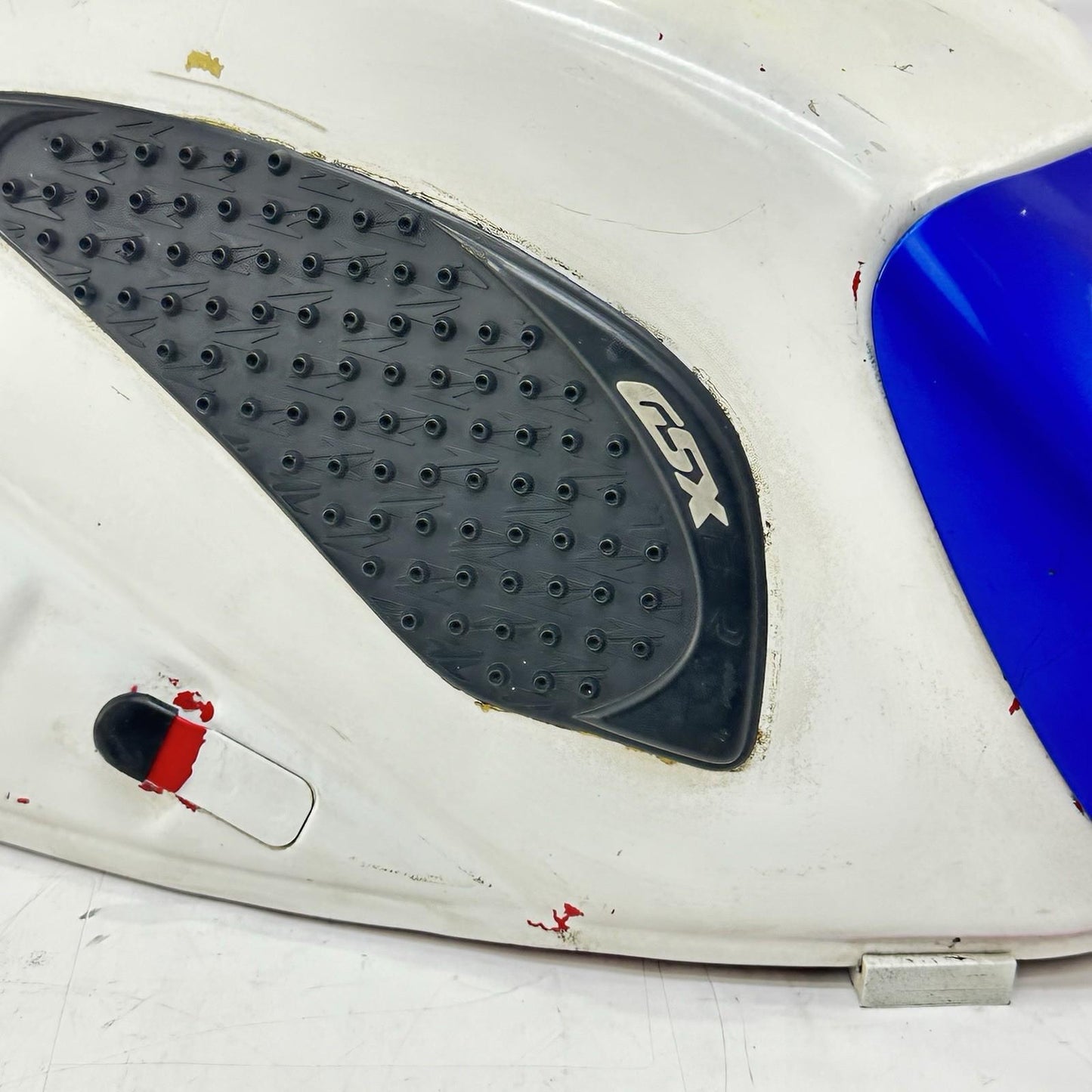 2006 2007 SUZUKI GSXR 600 GSXR 750 FUEL TANK GAS PETROL RESERVOIR WHITE BLUE