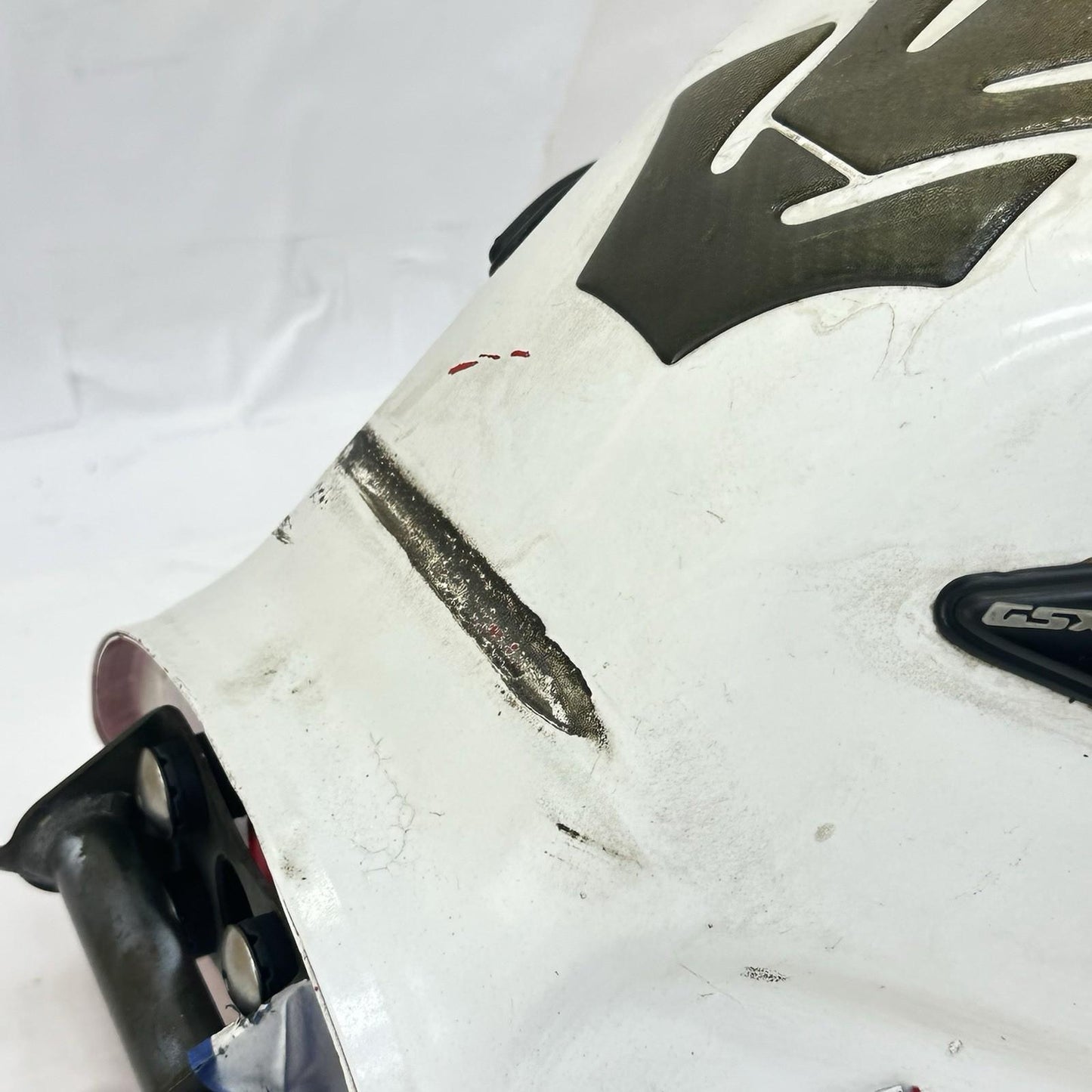 2006 2007 SUZUKI GSXR 600 GSXR 750 FUEL TANK GAS PETROL RESERVOIR WHITE BLUE