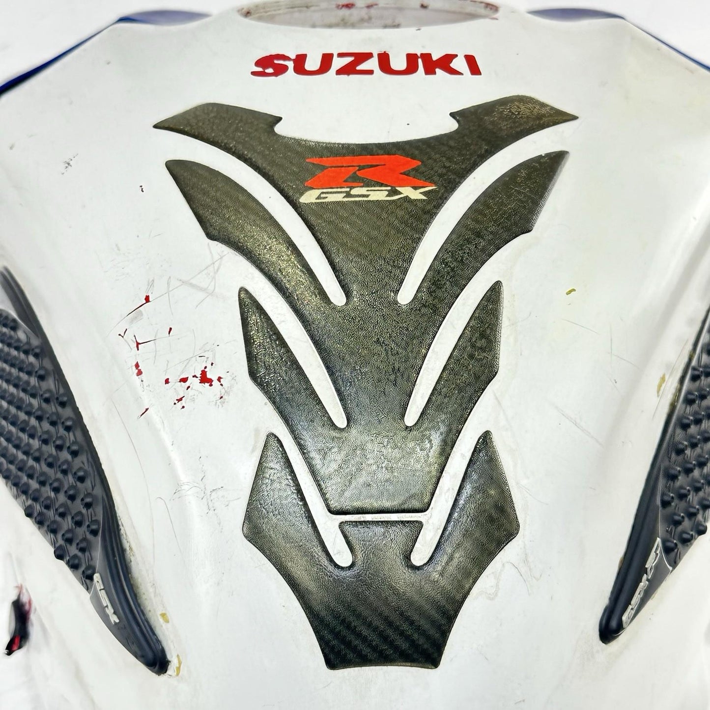 2006 2007 SUZUKI GSXR 600 GSXR 750 FUEL TANK GAS PETROL RESERVOIR WHITE BLUE