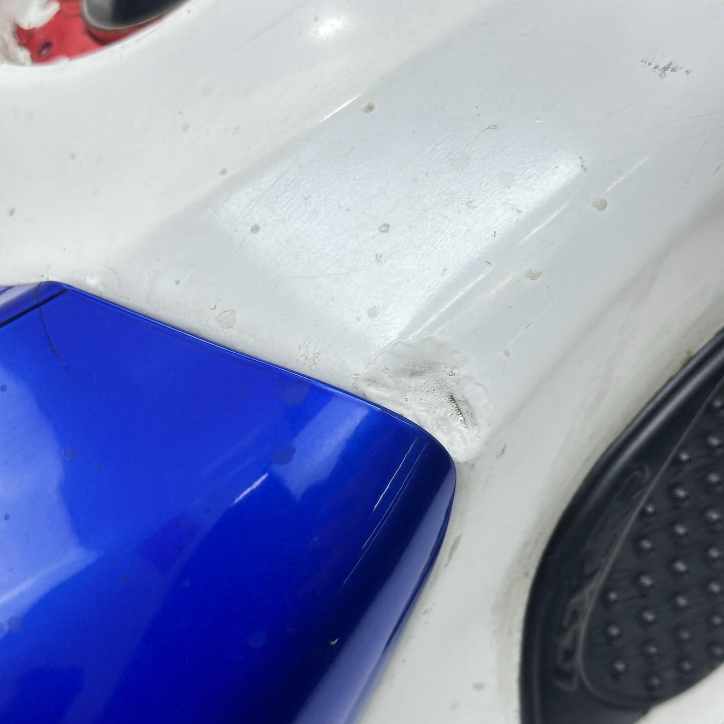 2006 2007 SUZUKI GSXR 600 GSXR 750 FUEL TANK GAS PETROL RESERVOIR WHITE BLUE