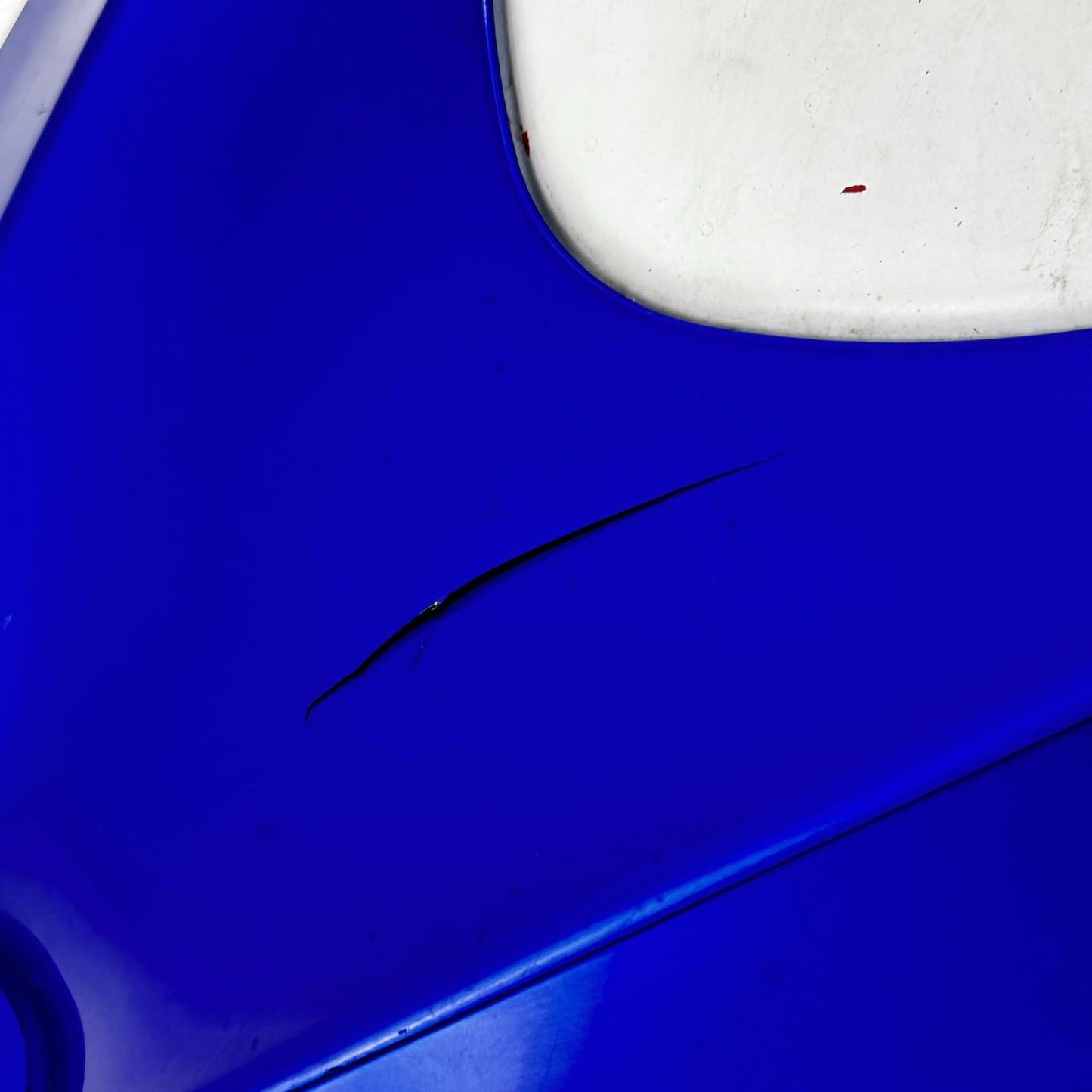 2006 2007 SUZUKI GSXR 600 GSXR 750 FUEL TANK GAS PETROL RESERVOIR WHITE BLUE