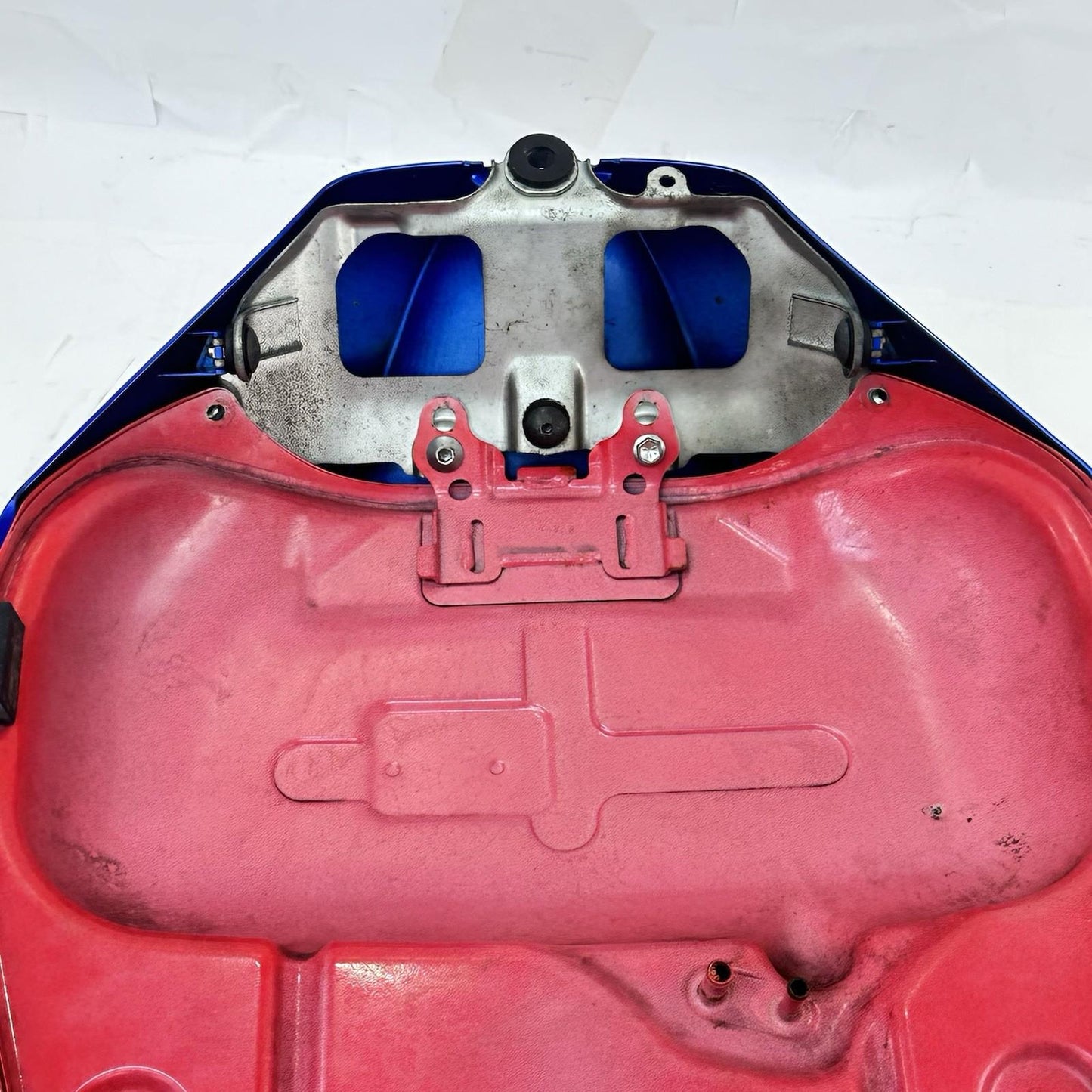 2006 2007 SUZUKI GSXR 600 GSXR 750 FUEL TANK GAS PETROL RESERVOIR WHITE BLUE