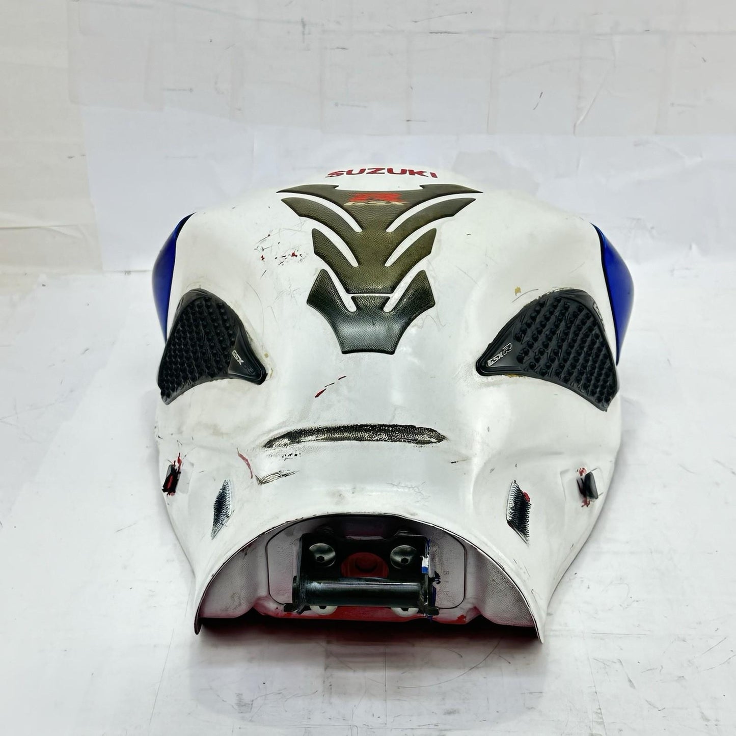 2006 2007 SUZUKI GSXR 600 GSXR 750 FUEL TANK GAS PETROL RESERVOIR WHITE BLUE