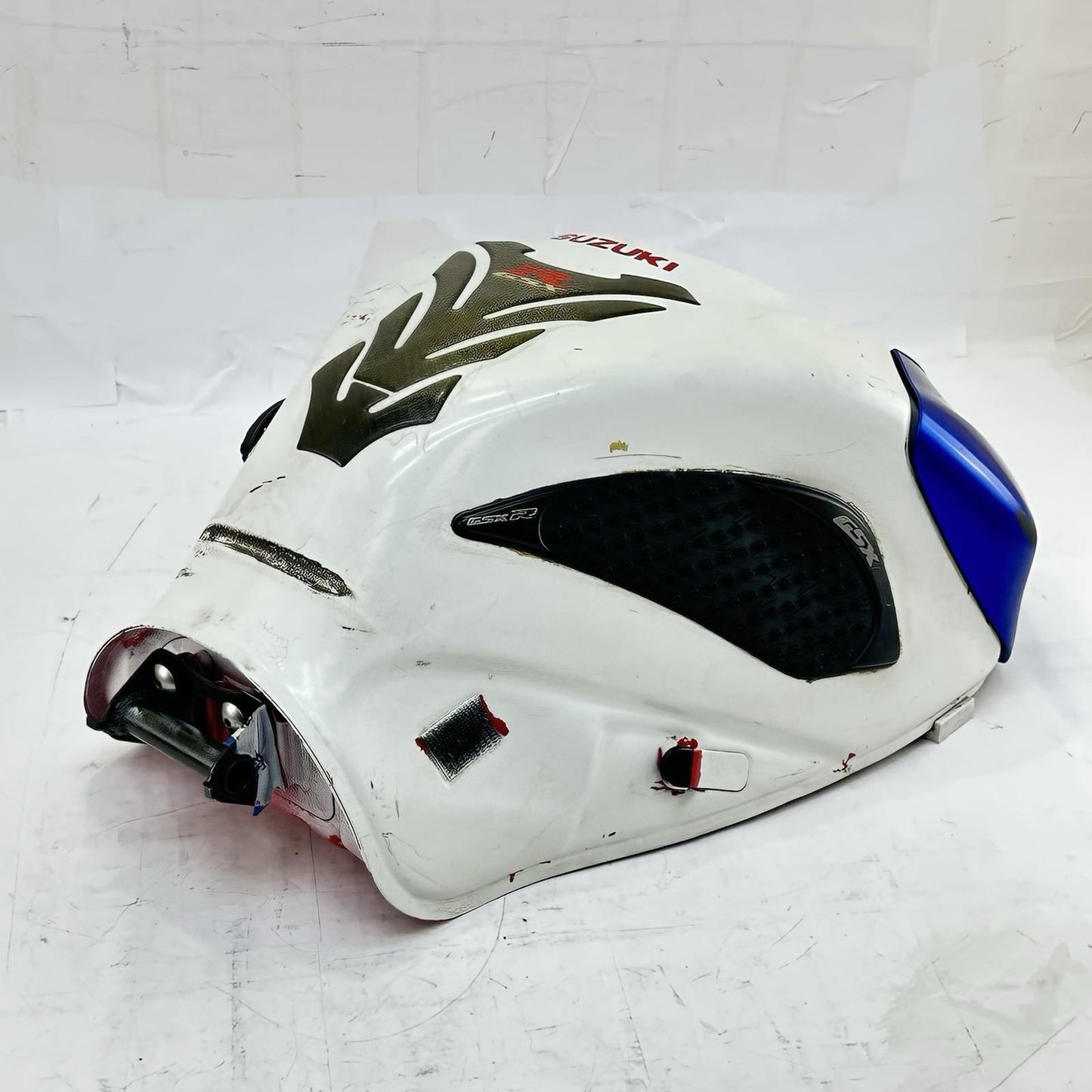 2006 2007 SUZUKI GSXR 600 GSXR 750 FUEL TANK GAS PETROL RESERVOIR WHITE BLUE