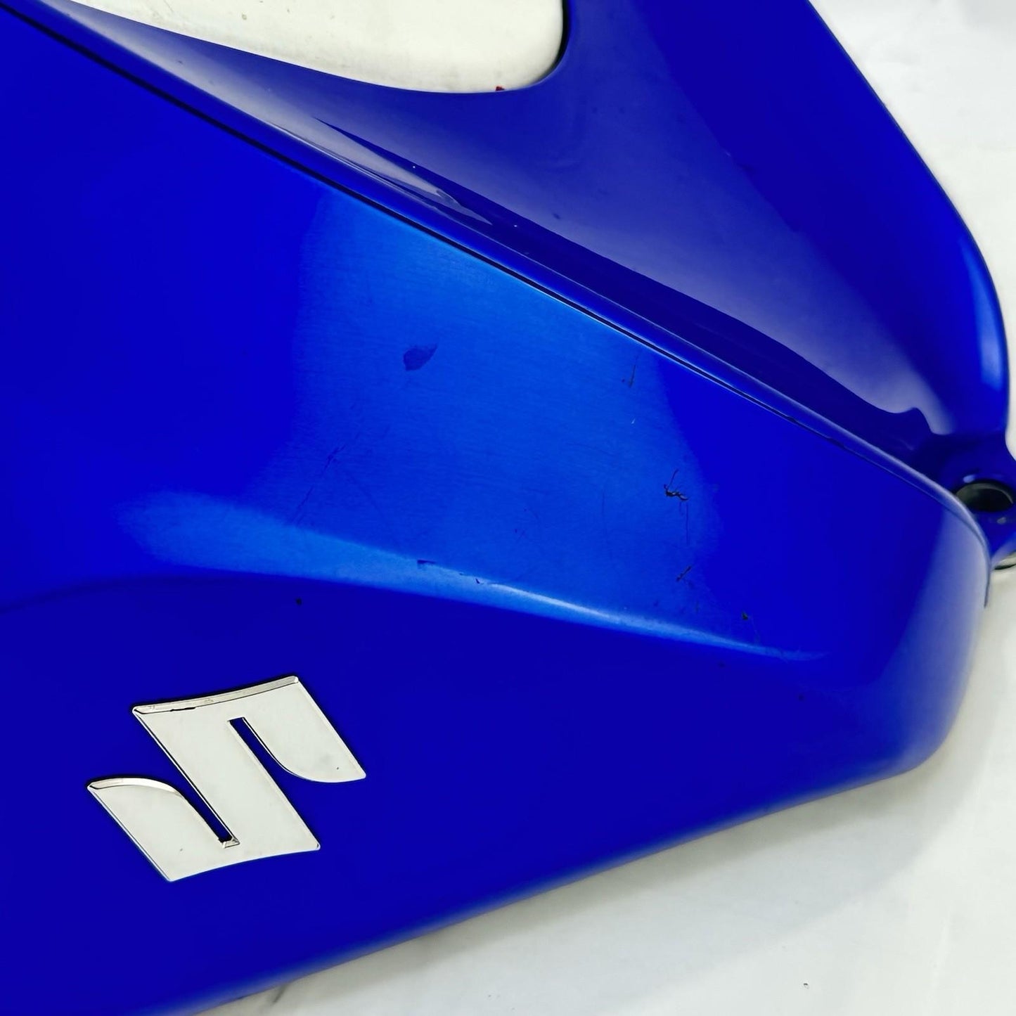 2006 2007 SUZUKI GSXR 600 GSXR 750 FUEL TANK GAS PETROL RESERVOIR WHITE BLUE