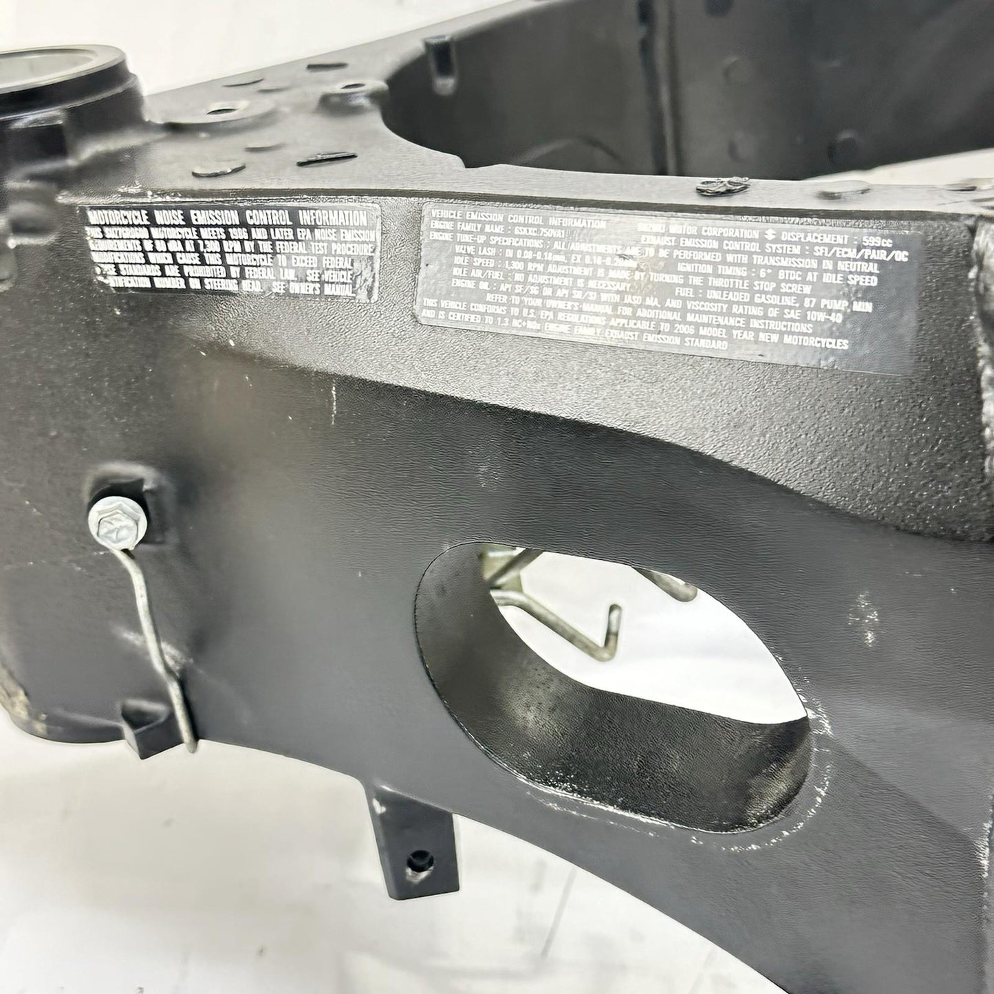 2006 2007 SUZUKI GSXR 600 GSXR 750 MAIN FRAME BODY CHASSIS BLACK STOCK