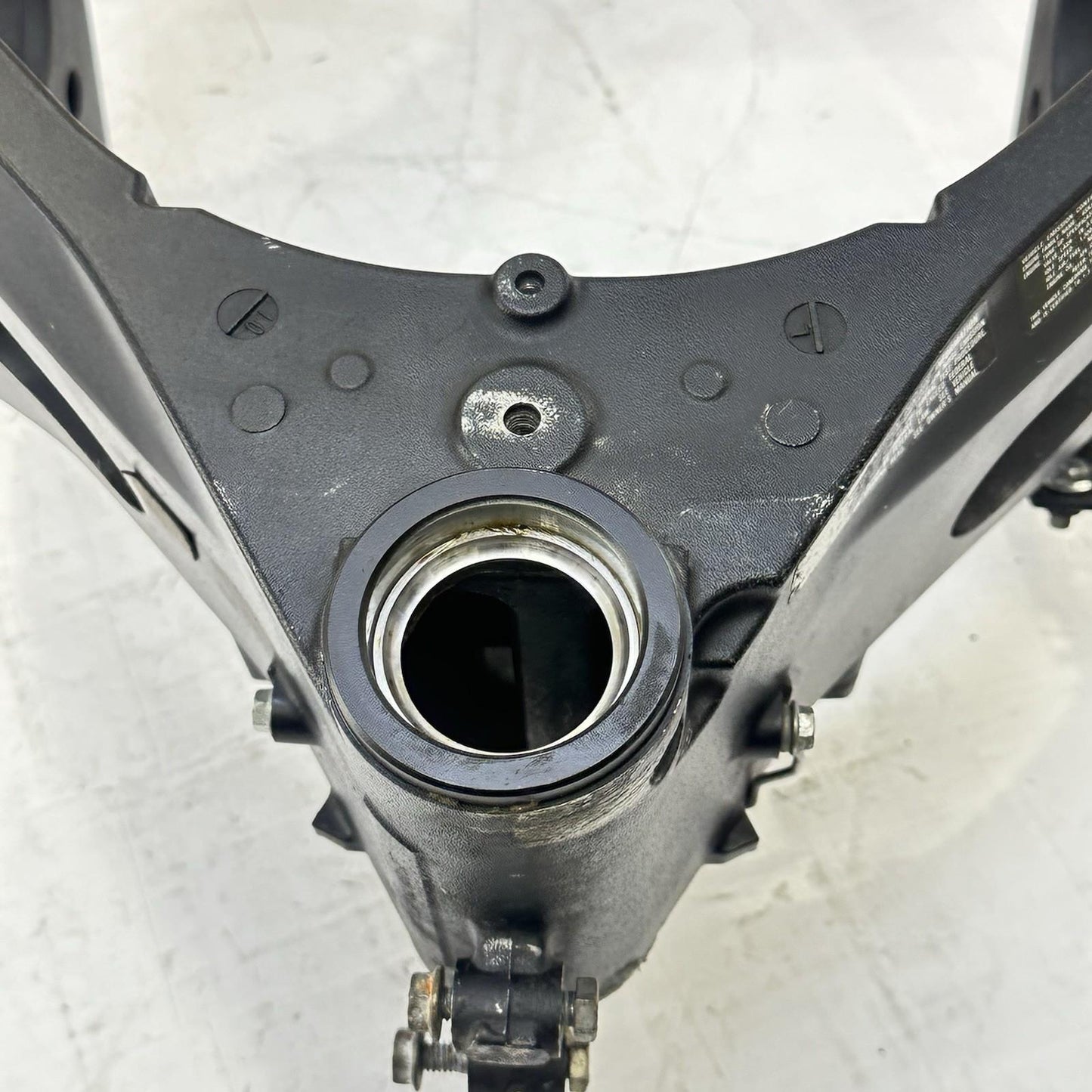 2006 2007 SUZUKI GSXR 600 GSXR 750 MAIN FRAME BODY CHASSIS BLACK STOCK