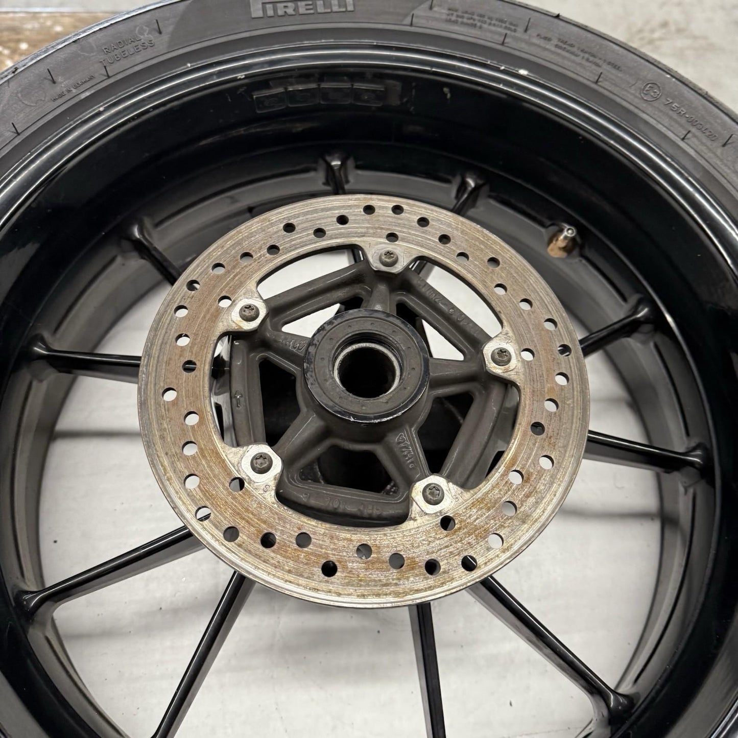 2010 - 2014 BMW S1000RR REAR WHEEL BACK RIM STRAIGHT PIRELLI TIRE BRAKE ROTOR