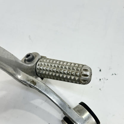 2003 - 2005 YAMAHA YZF R6 PASSENGER PEGS REAR LEG FOOT REST LEFT RIGHT *SCUFFED*