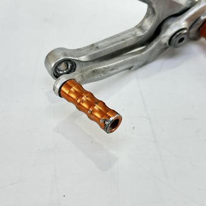 2003 - 2005 YAMAHA YZF R6 REAR SET BRAKE GEAR SHIFT PEDALS LEFT RIGHT PEGS