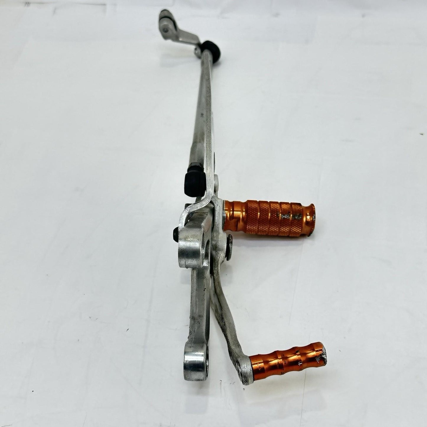 2003 - 2005 YAMAHA YZF R6 REAR SET BRAKE GEAR SHIFT PEDALS LEFT RIGHT PEGS