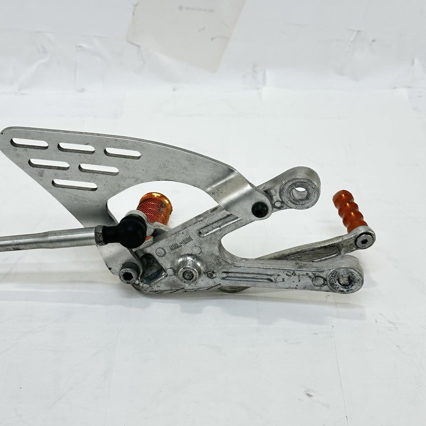 2003 - 2005 YAMAHA YZF R6 REAR SET BRAKE GEAR SHIFT PEDALS LEFT RIGHT PEGS