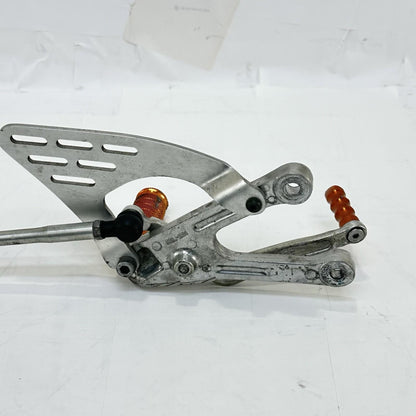 2003 - 2005 YAMAHA YZF R6 REAR SET BRAKE GEAR SHIFT PEDALS LEFT RIGHT PEGS