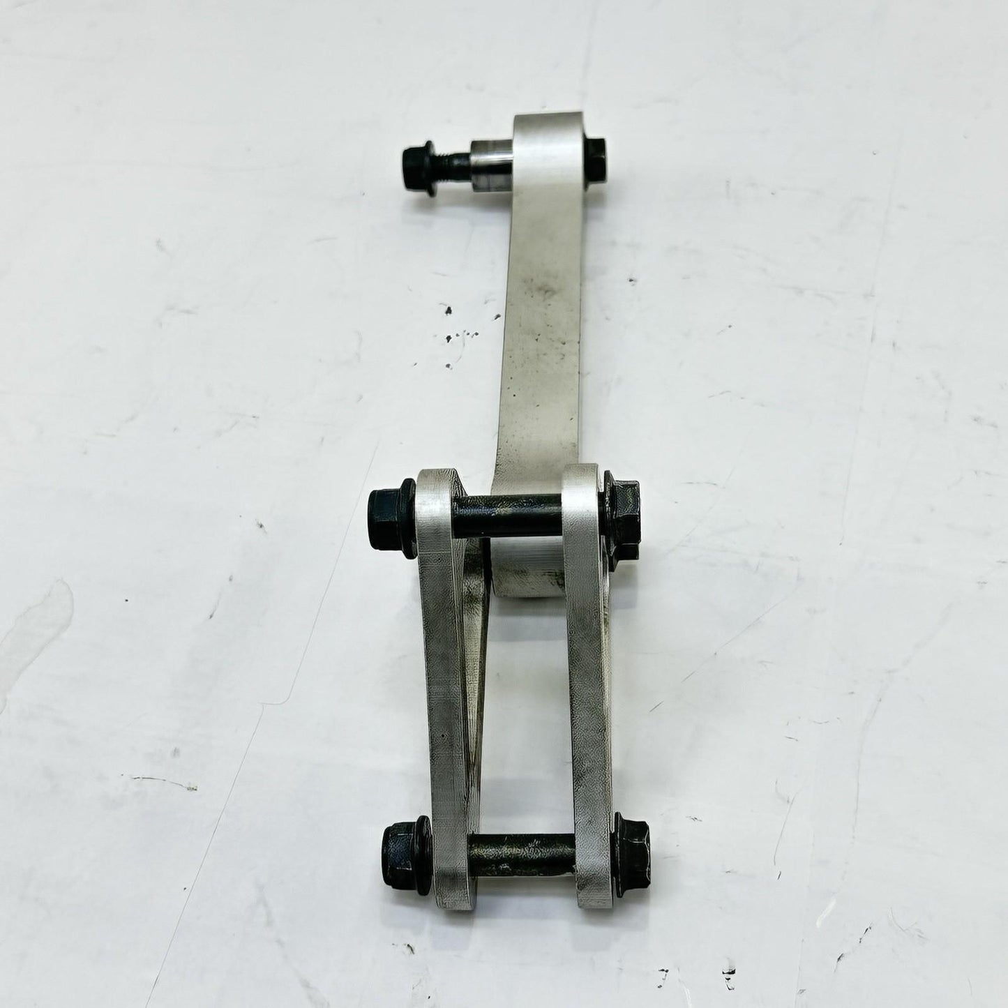 2003 - 2005 YAMAHA YZF R6 DOG BONE REAR SHOCK ABSORBER LINKAGE SILVER STOCK