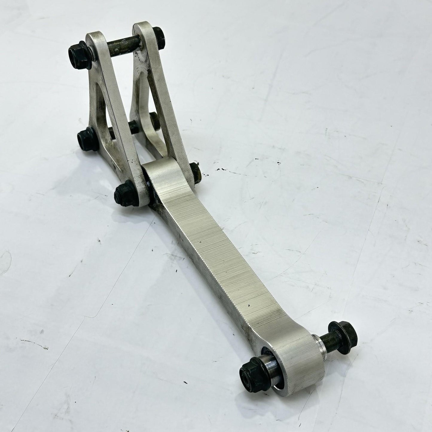 2003 - 2005 YAMAHA YZF R6 DOG BONE REAR SHOCK ABSORBER LINKAGE SILVER STOCK