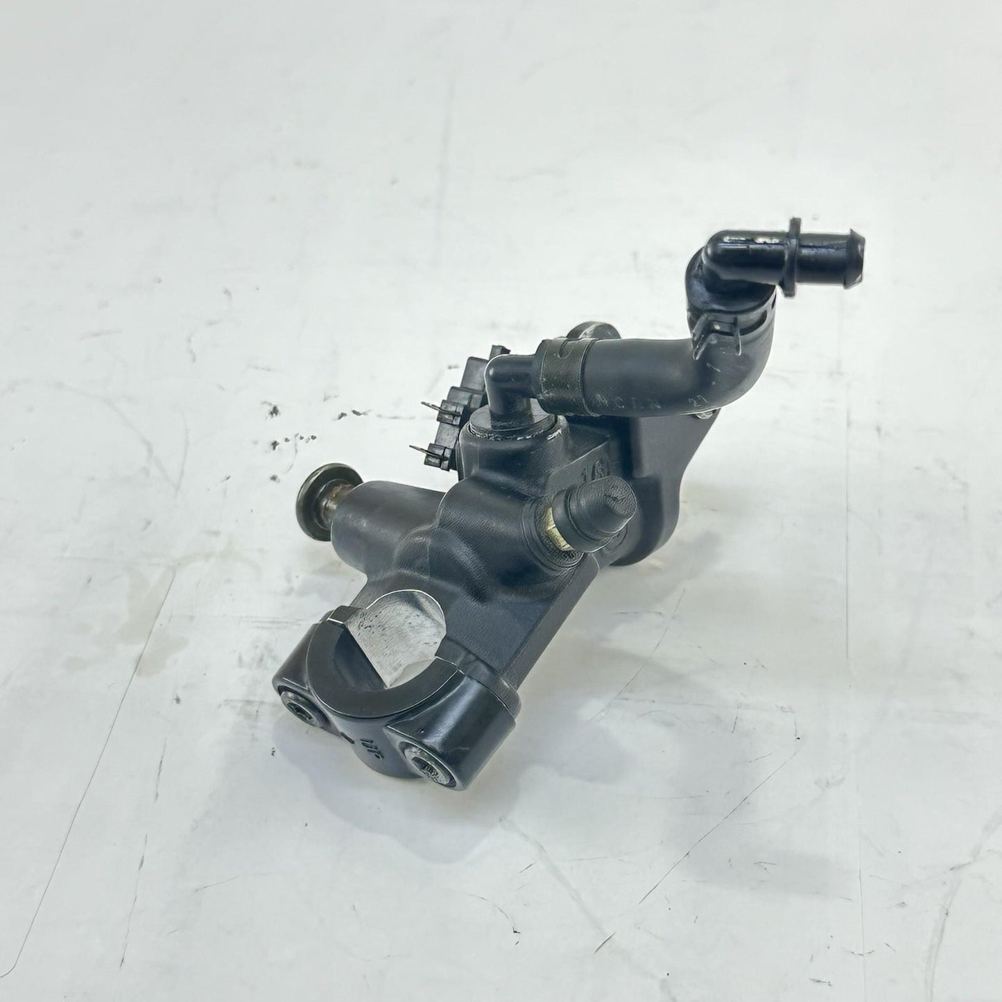 2003 - 2005 YAMAHA YZF R6 FRONT BRAKE MASTER CYLINDER BLACK STOCK