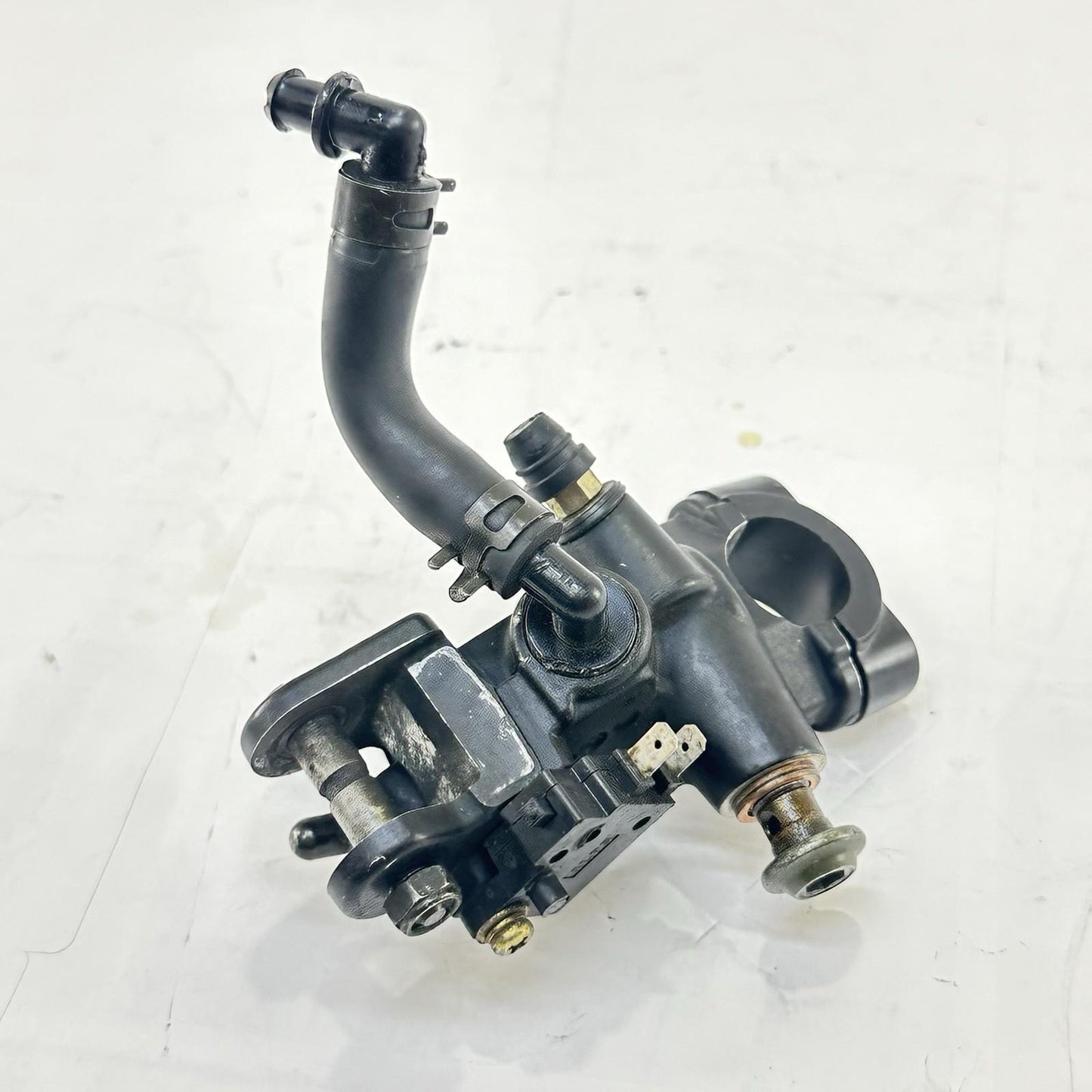 2003 - 2005 YAMAHA YZF R6 FRONT BRAKE MASTER CYLINDER BLACK STOCK