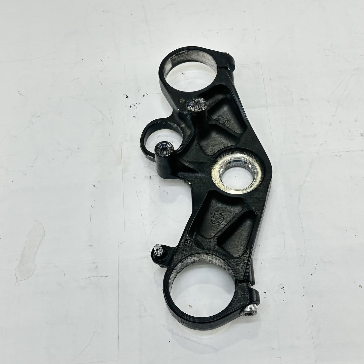 2003 - 2005 YAMAHA YZF R6 UPPER TRIPLE TREE FRONT FORK CLAMP BLACK STOCK