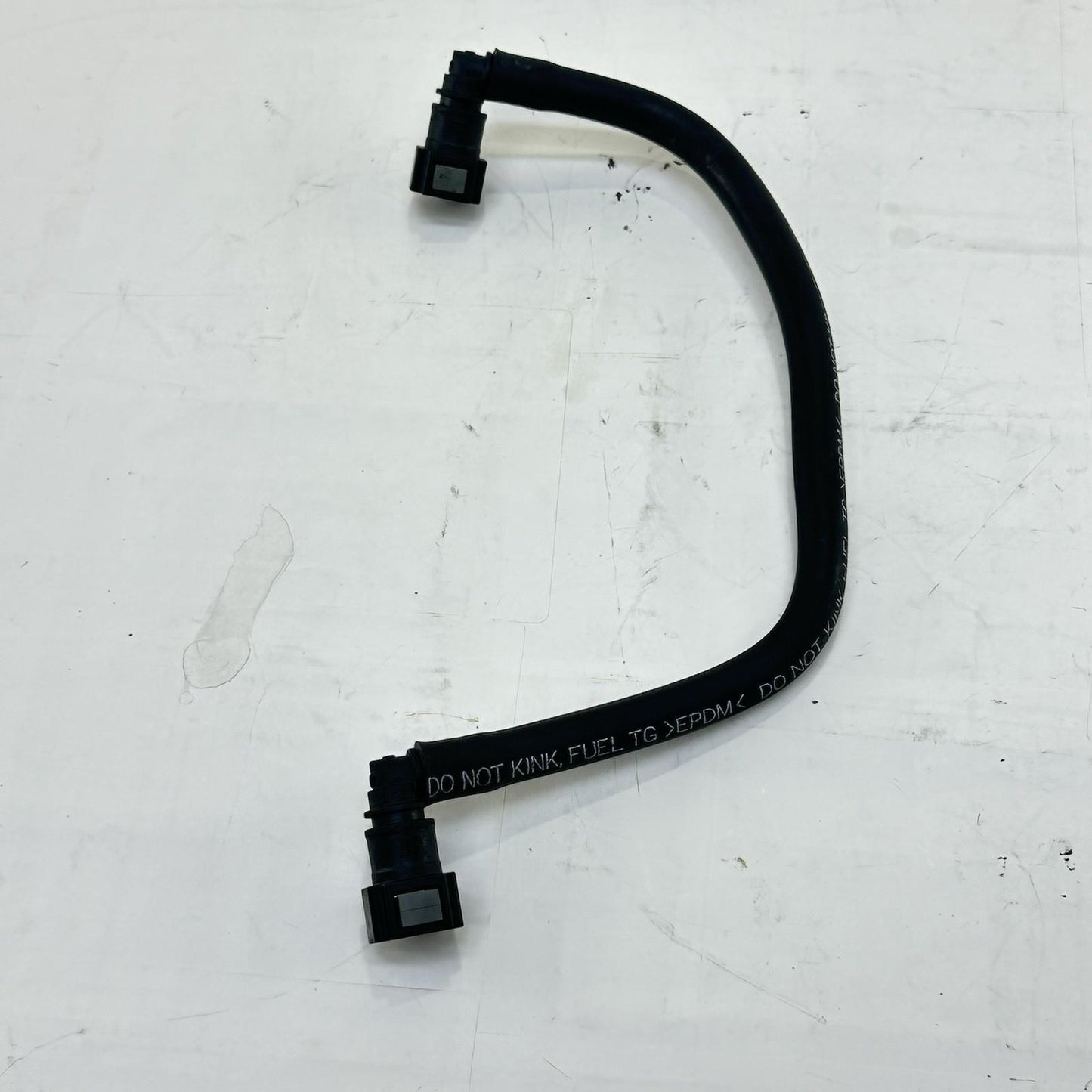 2003 - 2005 YAMAHA YZF R6 FUEL HOSE GAS PETROL SENDING LINE BLACK STOCK