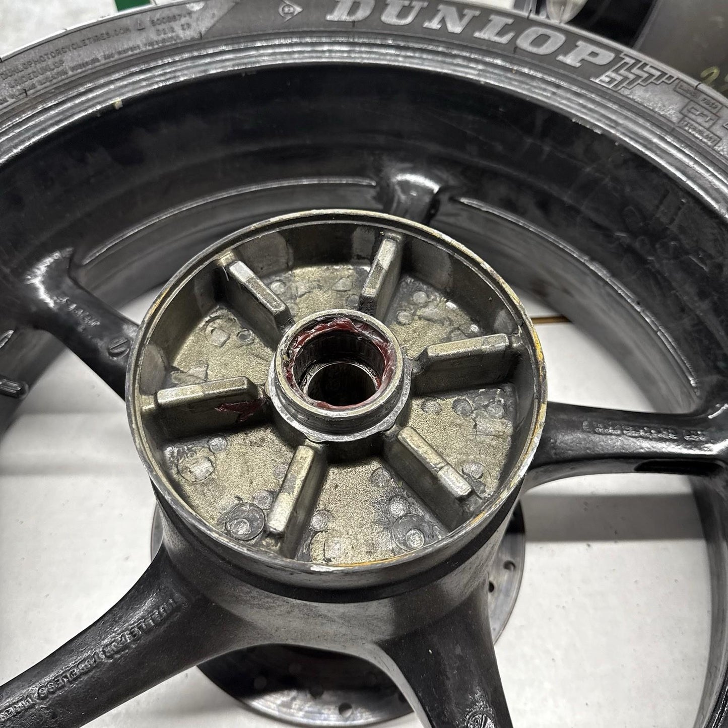 2008 - 2016 YAMAHA YZF R6 REAR WHEEL BACK RIM STRAIGHT STOCK BLACK STRAIGHT