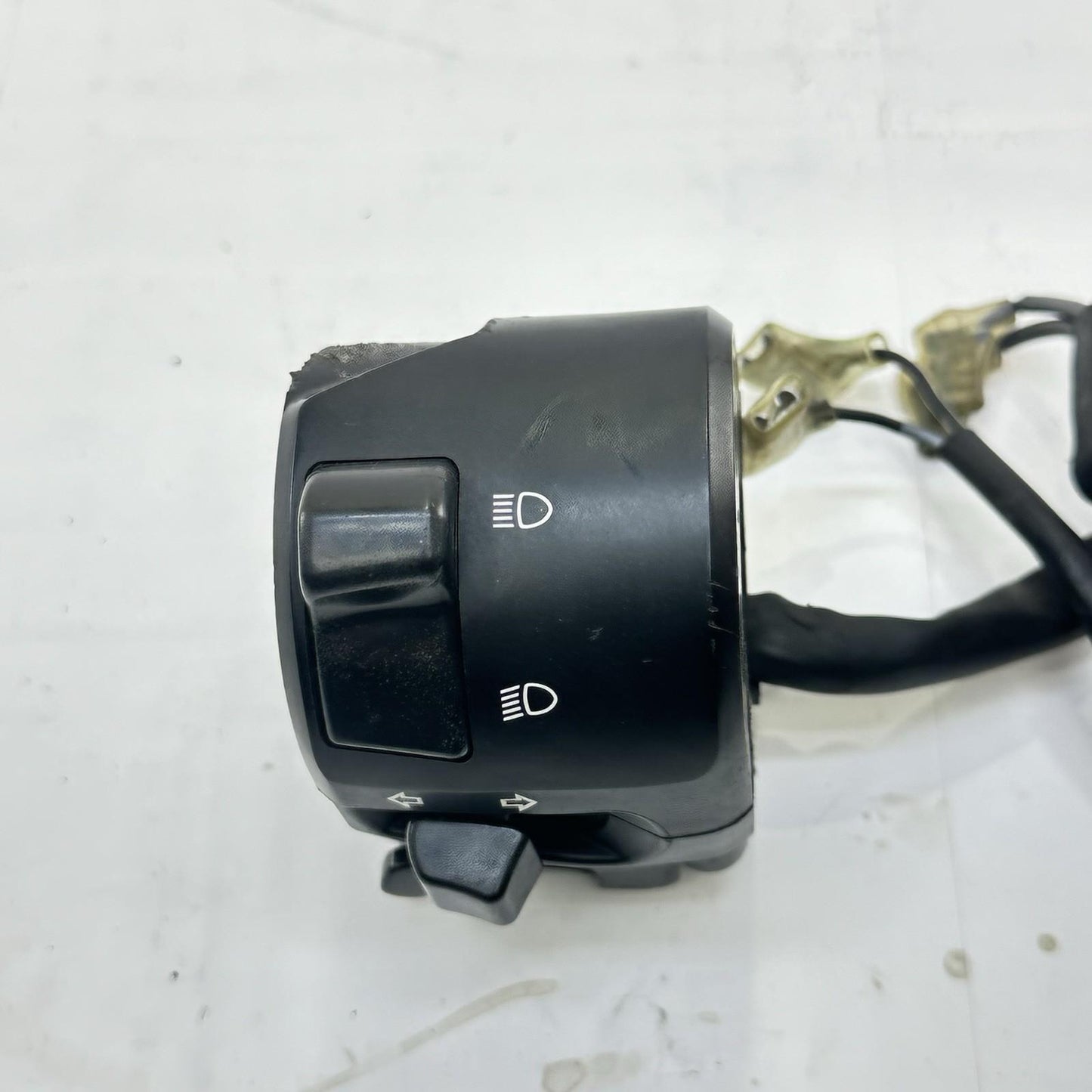 2003 - 2005 YAMAHA YZF R6 LEFT SWITCH LIGHTS HORN CONTROL BUTTONS BLACK STOCK