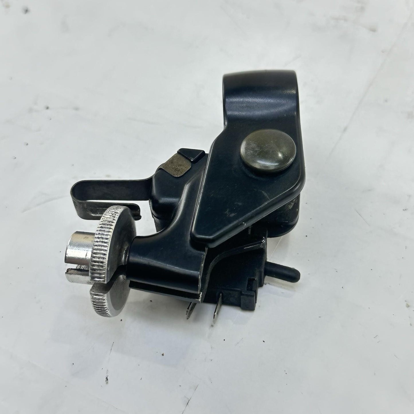 2003 - 2005 YAMAHA YZF R6 CLUTCH PERCH HANDLE LEVER MOUNT BRACKET FRONT LEFT