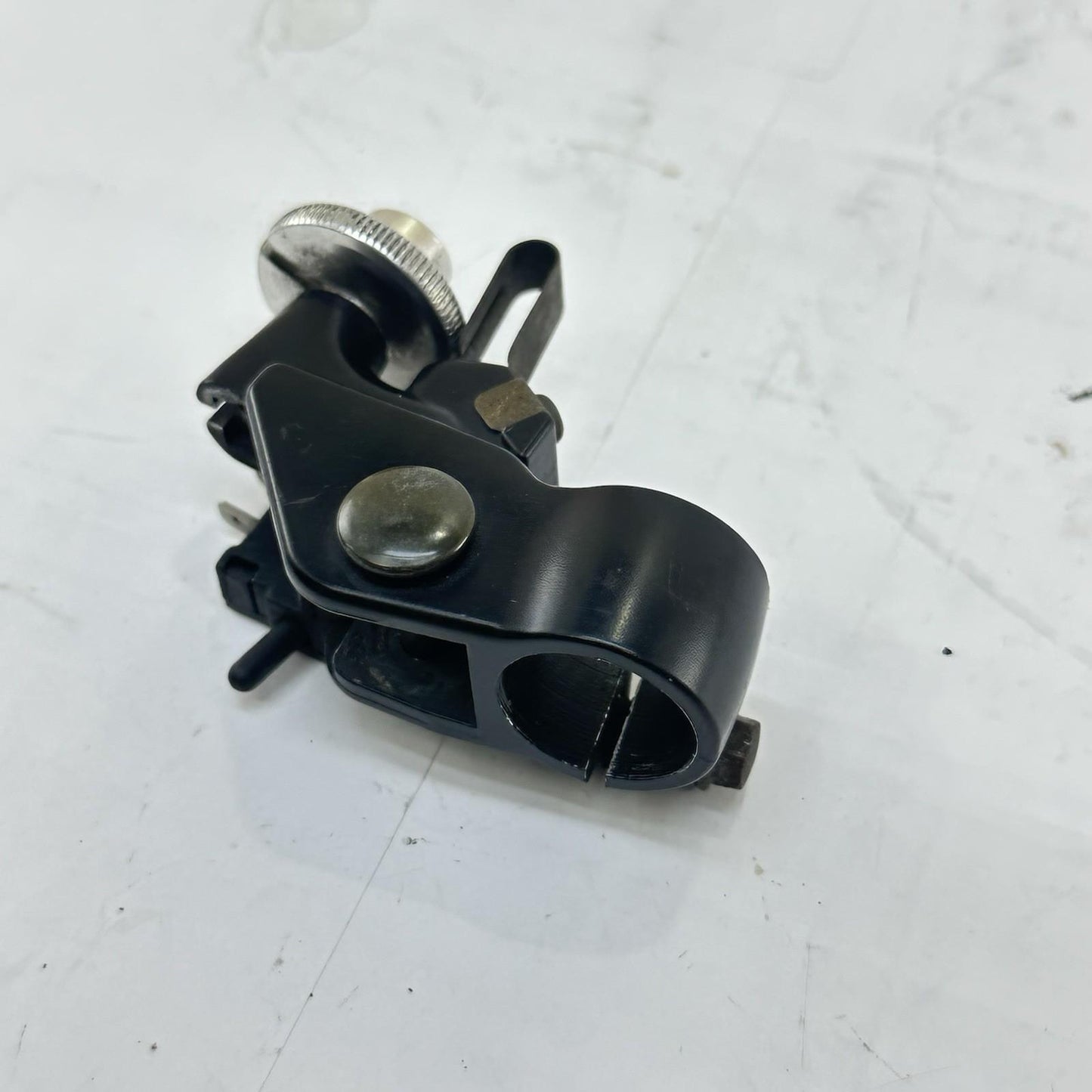 2003 - 2005 YAMAHA YZF R6 CLUTCH PERCH HANDLE LEVER MOUNT BRACKET FRONT LEFT