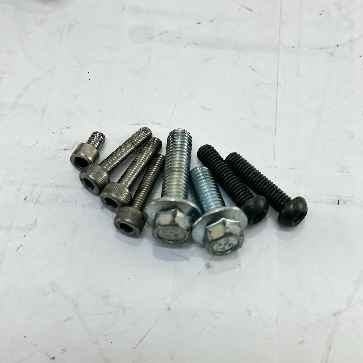 2003 - 2005 YAMAHA YZF R6 IGNITION LOCK SET KEY GAS CAP SEAT LATCH SWITCH BOLTS