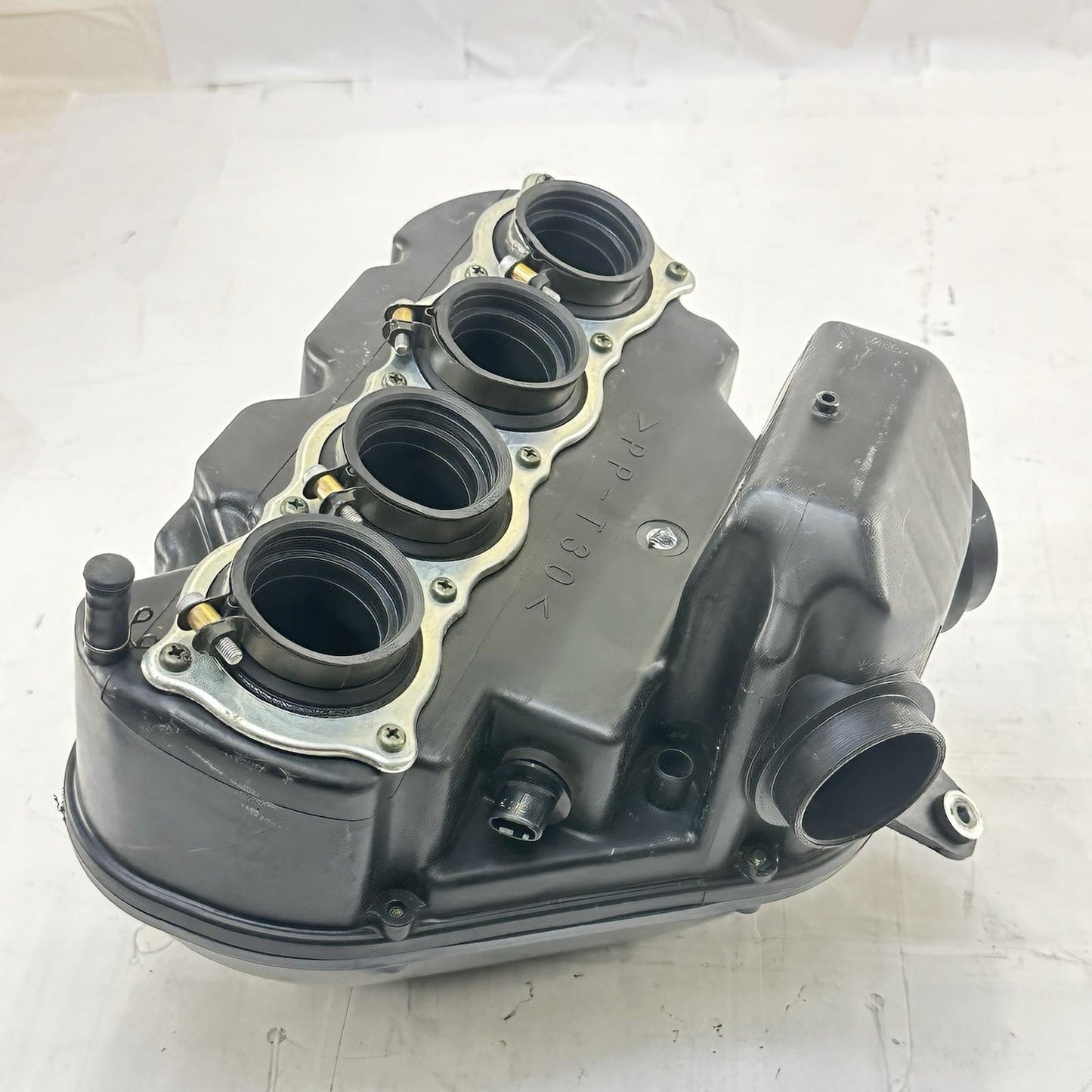 2003 - 2005 YAMAHA YZF R6 AIRBOX INTAKE AIR CLEANER FILTER HOUSING BOX BLACK
