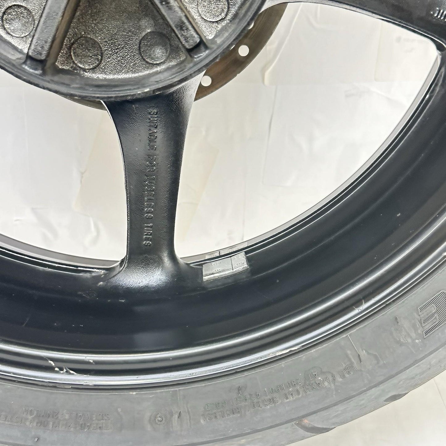 2003 - 2005 YAMAHA YZF R6 REAR WHEEL RIM TIRE RUBBER BACK BRAKE DISC ROTOR BLACK