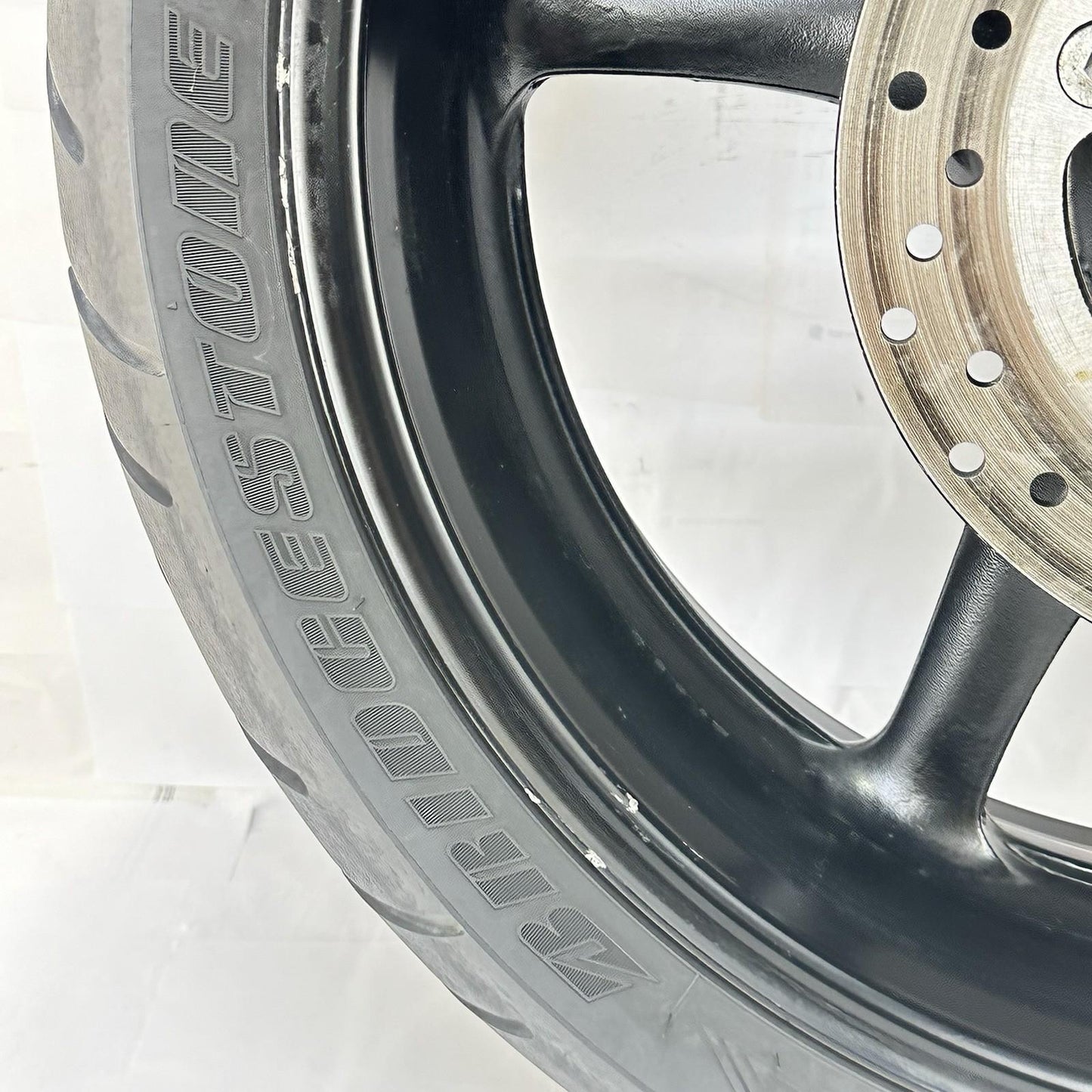 2003 - 2005 YAMAHA YZF R6 REAR WHEEL RIM TIRE RUBBER BACK BRAKE DISC ROTOR BLACK