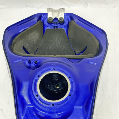 2003 - 2005 YAMAHA YZF R6 FUEL TANK GAS PETROL RESERVOIR CANISTER BLUE *DAMAGED*