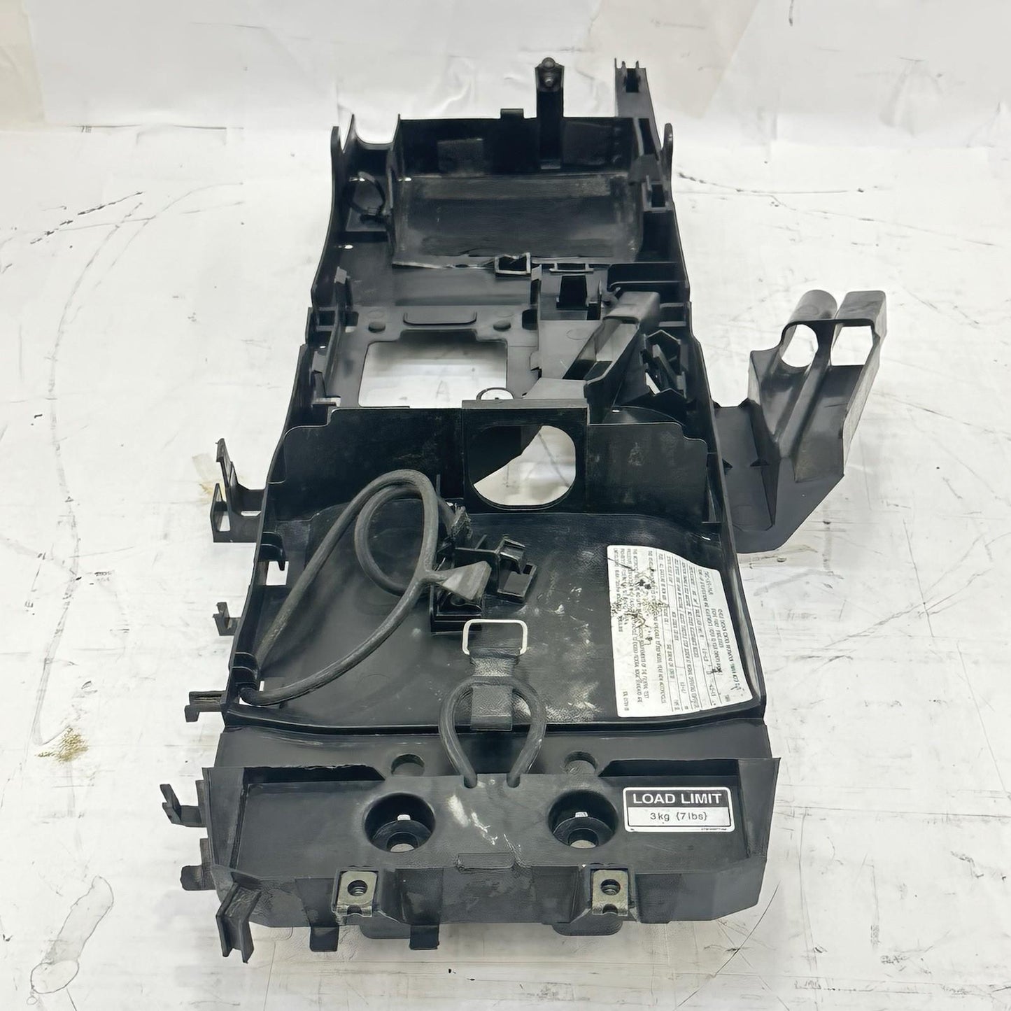 2003 - 2005 YAMAHA YZF R6 BATTERY TRAY HOLDER UNDERTAIL PLASTIC TRIM BLACK STOCK