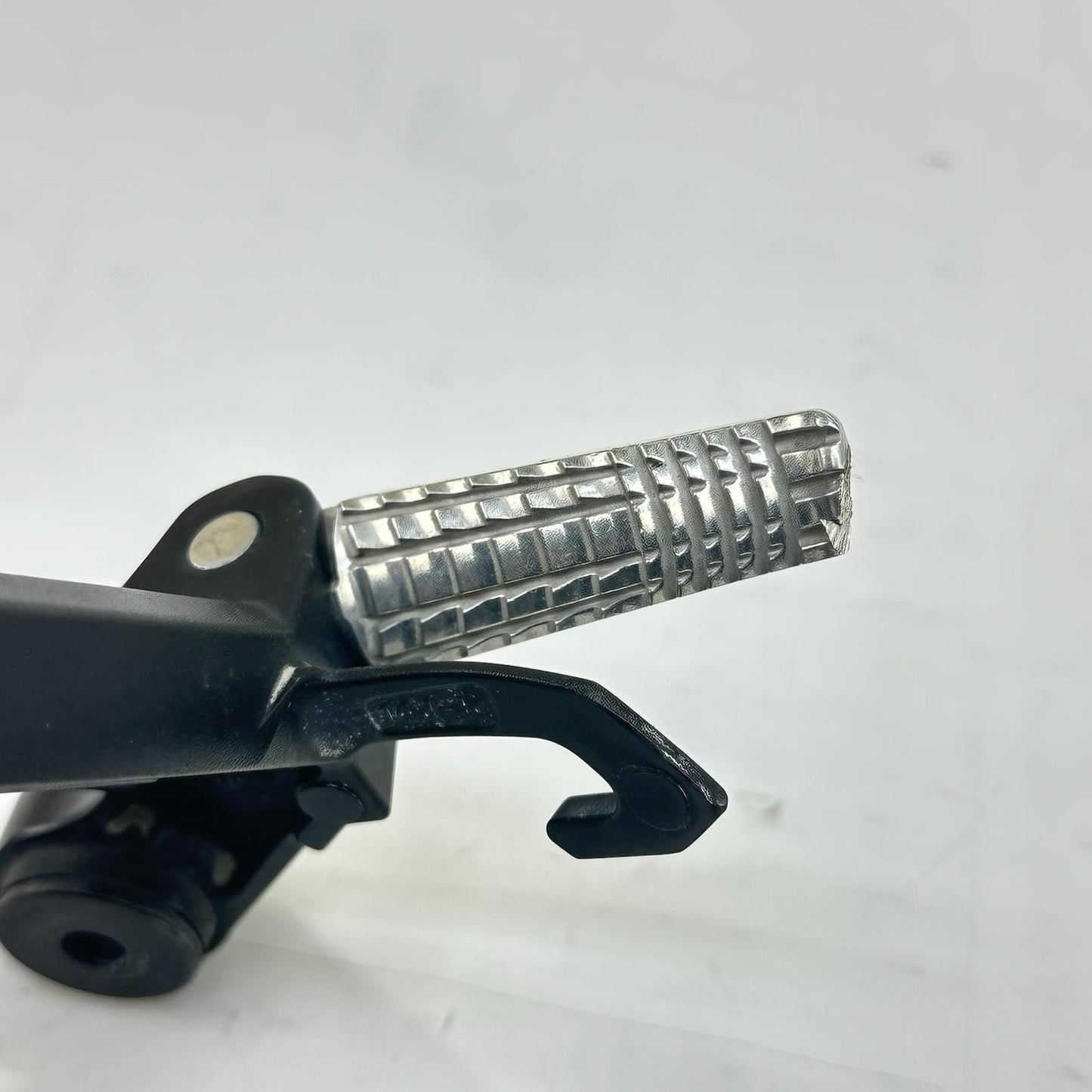 2011 - 2026 SUZUKI GSXR 600 GSXR 750 PASSENGER PEGS REAR FOOT REST LEFT RIGHT