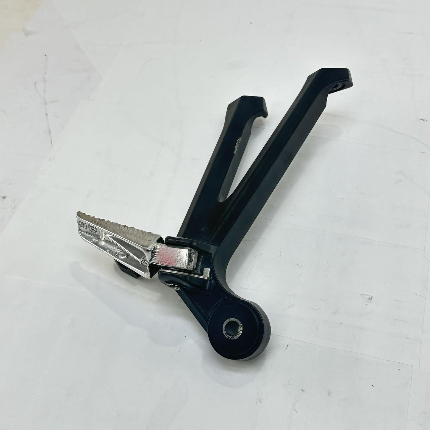 2011 - 2026 SUZUKI GSXR 600 GSXR 750 PASSENGER PEGS REAR FOOT REST LEFT RIGHT