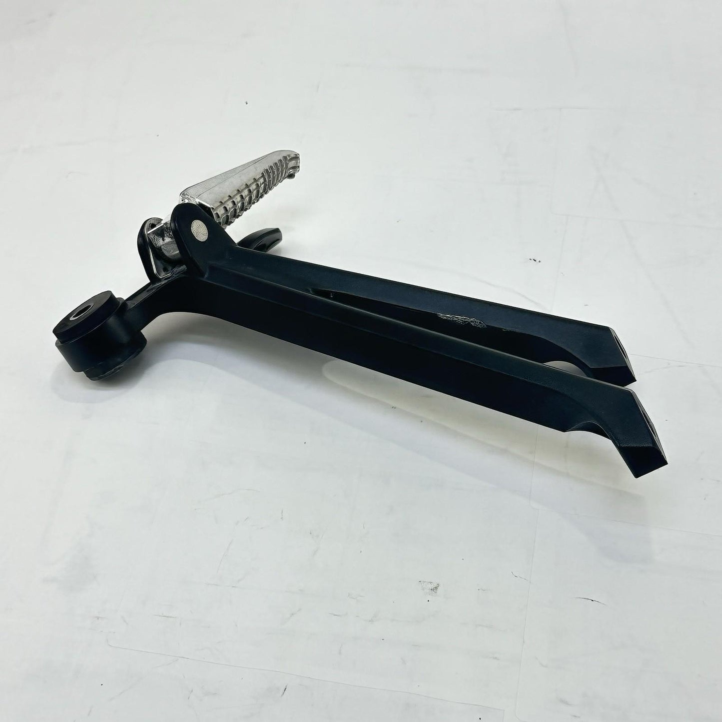 2011 - 2026 SUZUKI GSXR 600 GSXR 750 PASSENGER PEGS REAR FOOT REST LEFT RIGHT