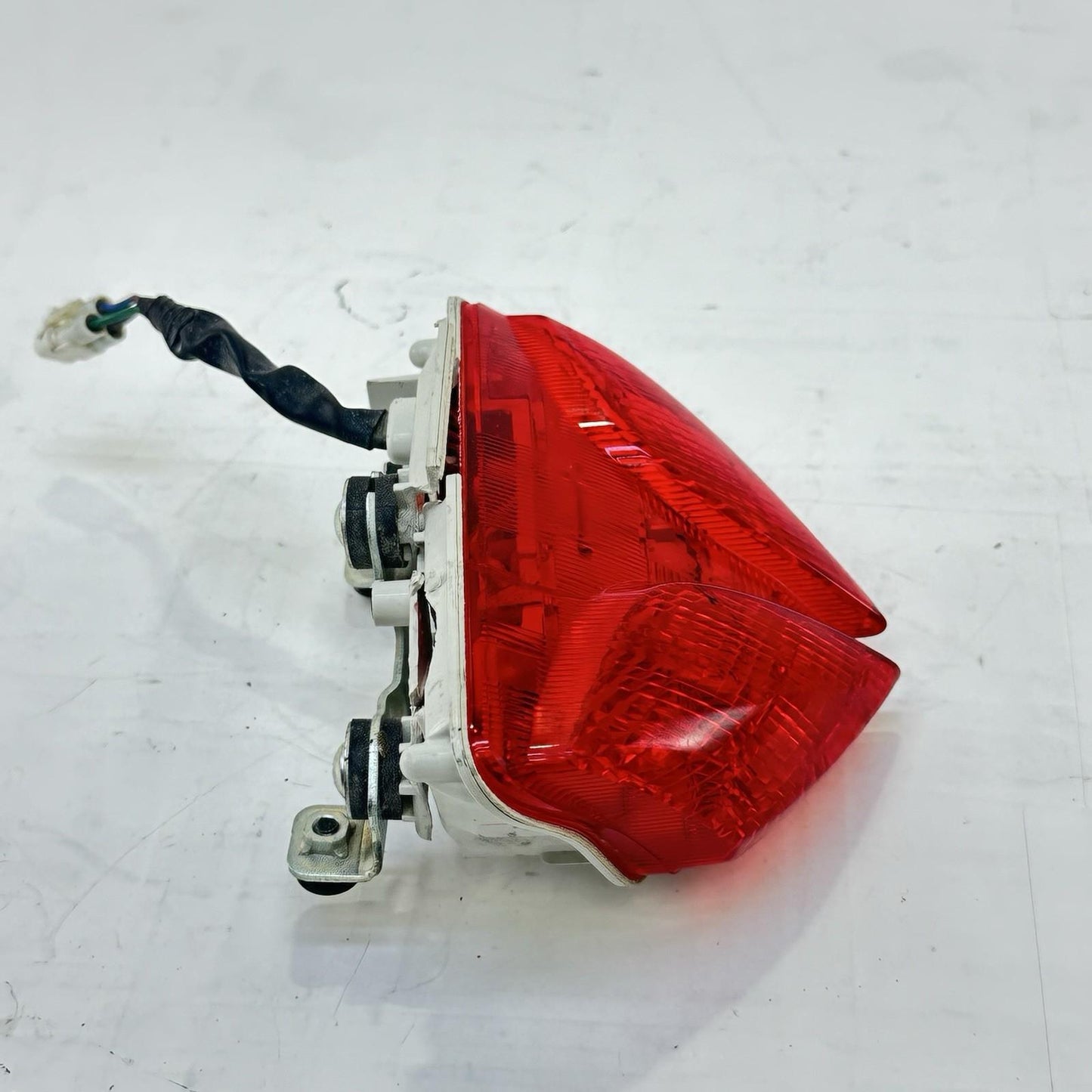 2011 - 2026 SUZUKI GSXR 600 GSXR 750 REAR TAIL LIGHT BACK BRAKE LAMP *DAMAGE*
