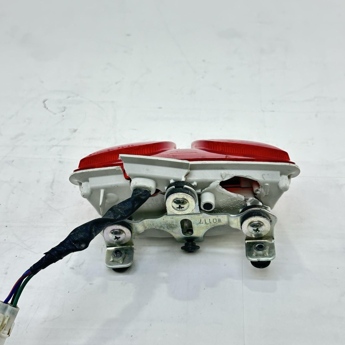 2011 - 2026 SUZUKI GSXR 600 GSXR 750 REAR TAIL LIGHT BACK BRAKE LAMP *DAMAGE*