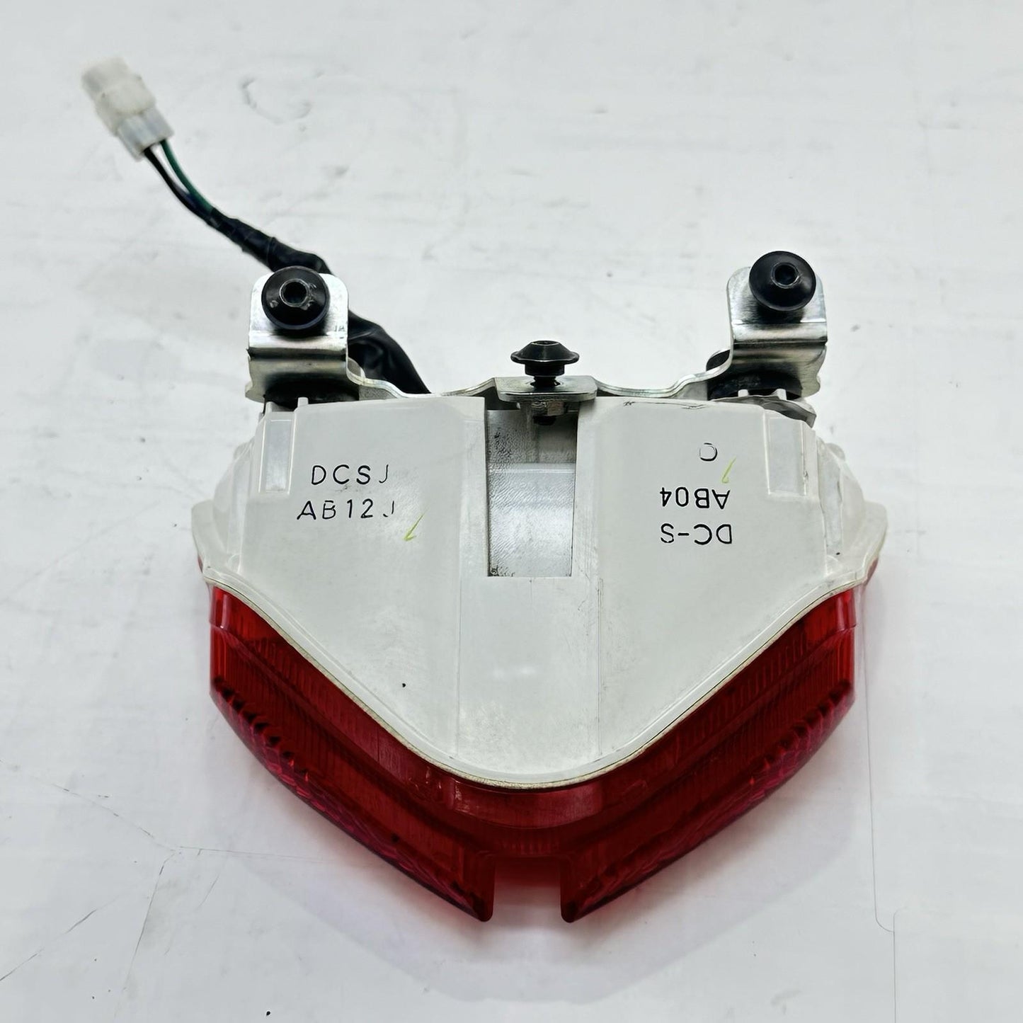 2011 - 2026 SUZUKI GSXR 600 GSXR 750 REAR TAIL LIGHT BACK BRAKE LAMP *DAMAGE*
