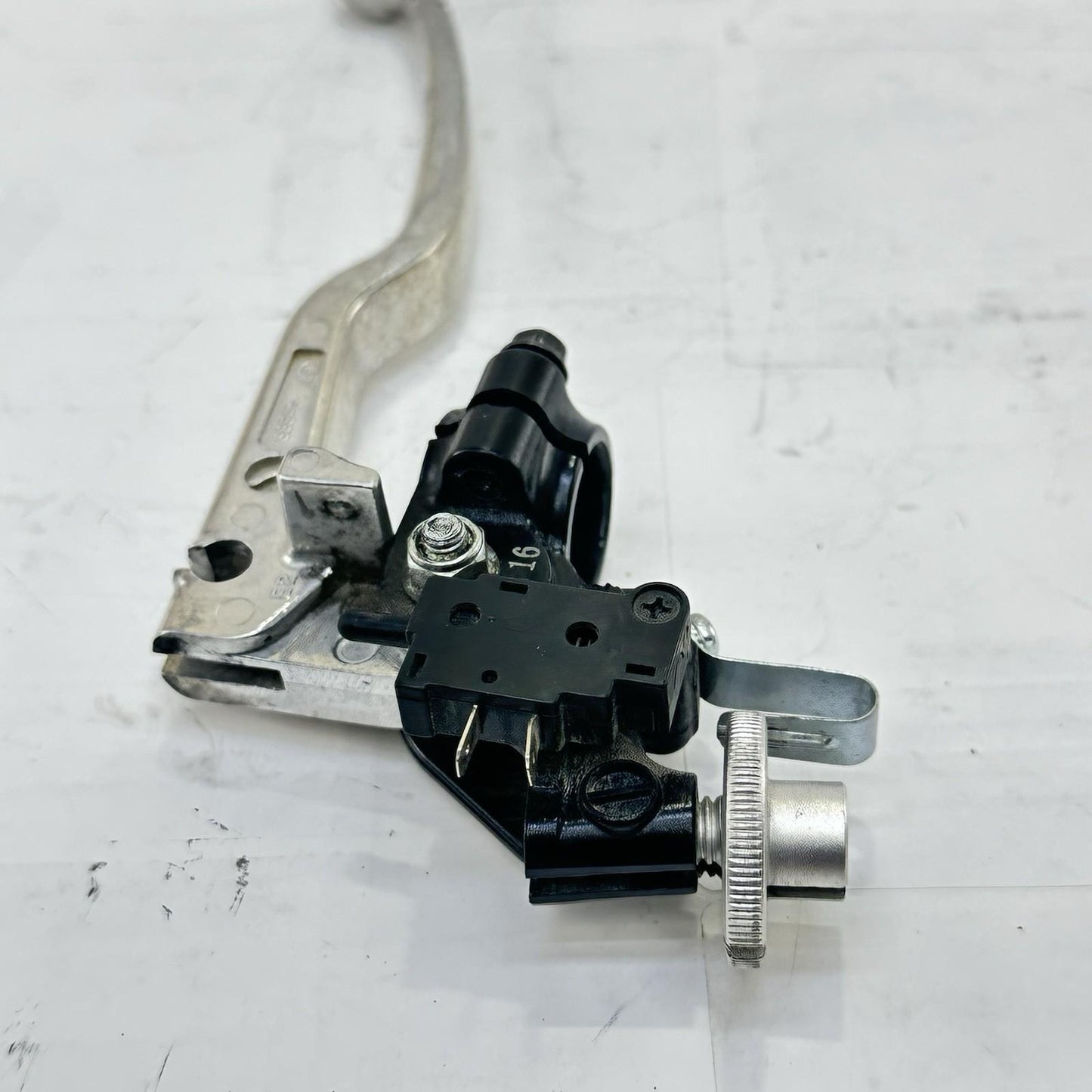 2011 - 2026 SUZUKI GSXR 600 GSXR 750 CLUTCH PERCH LEVER MOUNT BRACKET LEFT SIDE