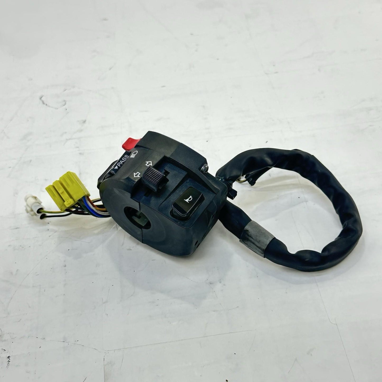 2011 - 2026 SUZUKI GSXR 600 GSXR 750 LEFT SWITCH LIGHTS TURN SIGNAL HORN CONTROL