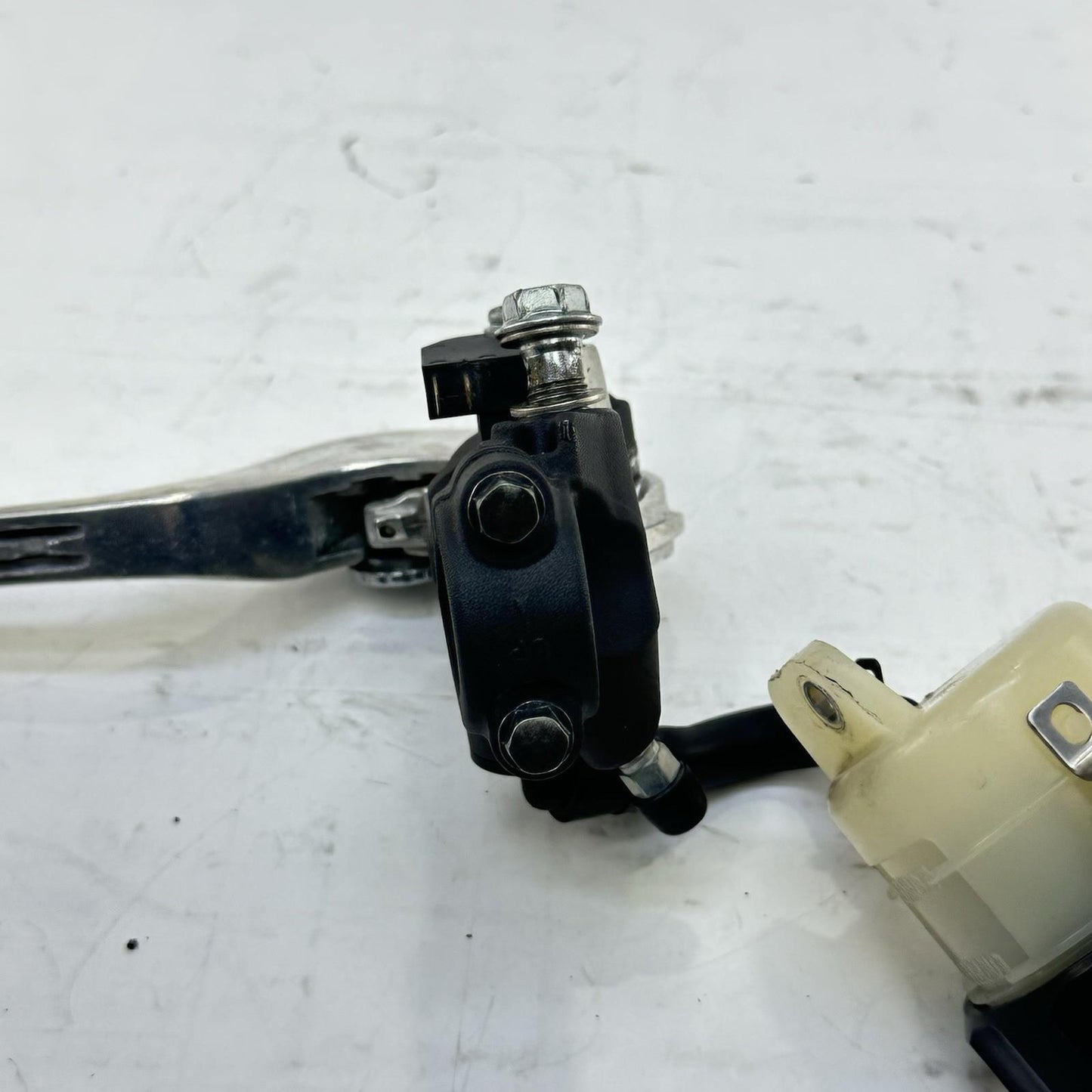 2011 - 2026 SUZUKI GSXR 600 GSXR 750 FRONT BRAKE MASTER CYLINDER RESERVOIR LEVER