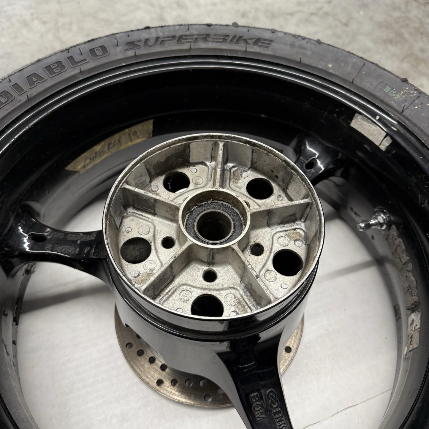2007 2008 SUZUKI GSXR 1000 REAR WHEEL RIM BRAKE ROTOR PIRELLI TIRE STRAIGHT