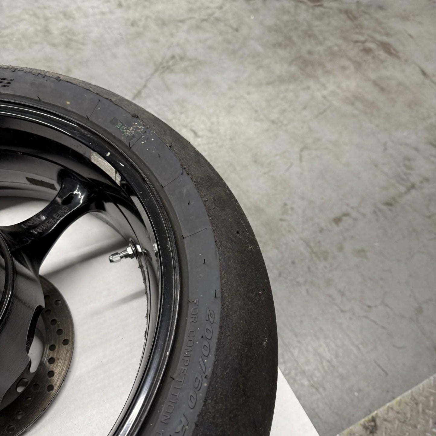 2007 2008 SUZUKI GSXR 1000 REAR WHEEL RIM BRAKE ROTOR PIRELLI TIRE STRAIGHT