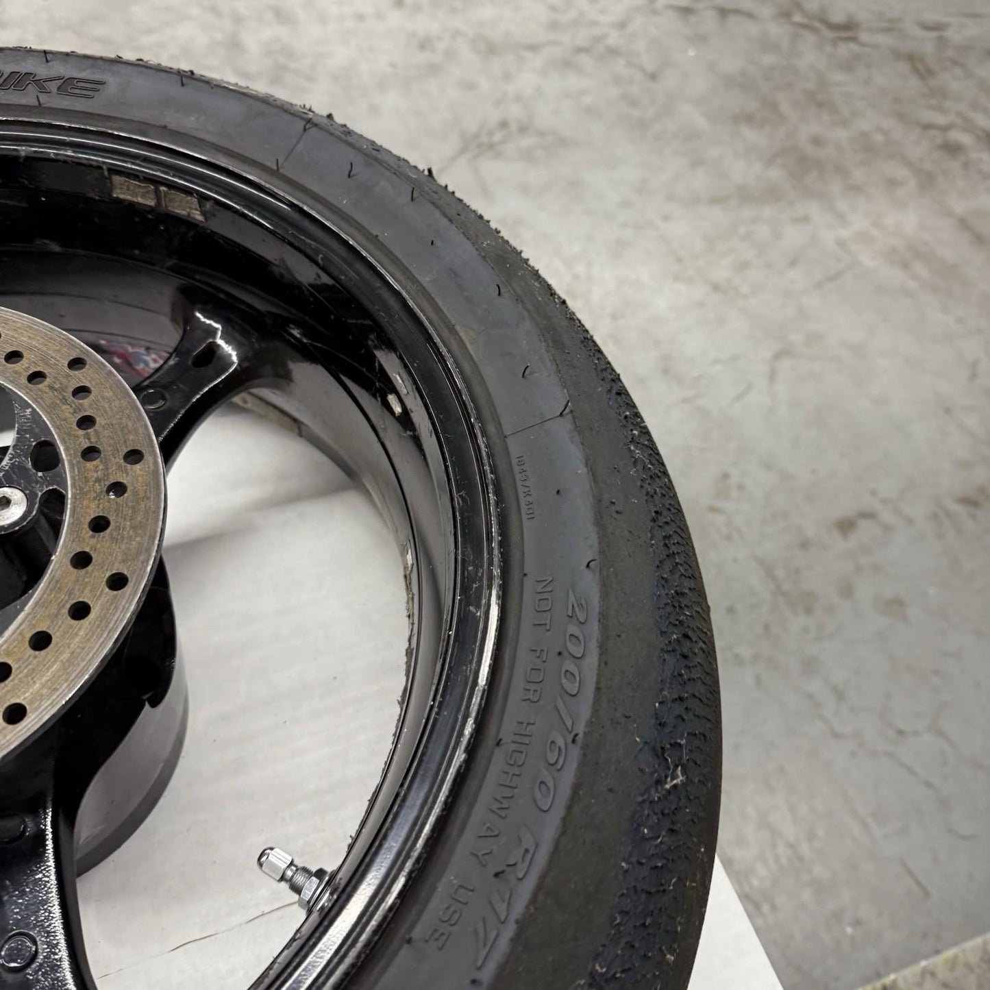 2007 2008 SUZUKI GSXR 1000 REAR WHEEL RIM BRAKE ROTOR PIRELLI TIRE STRAIGHT
