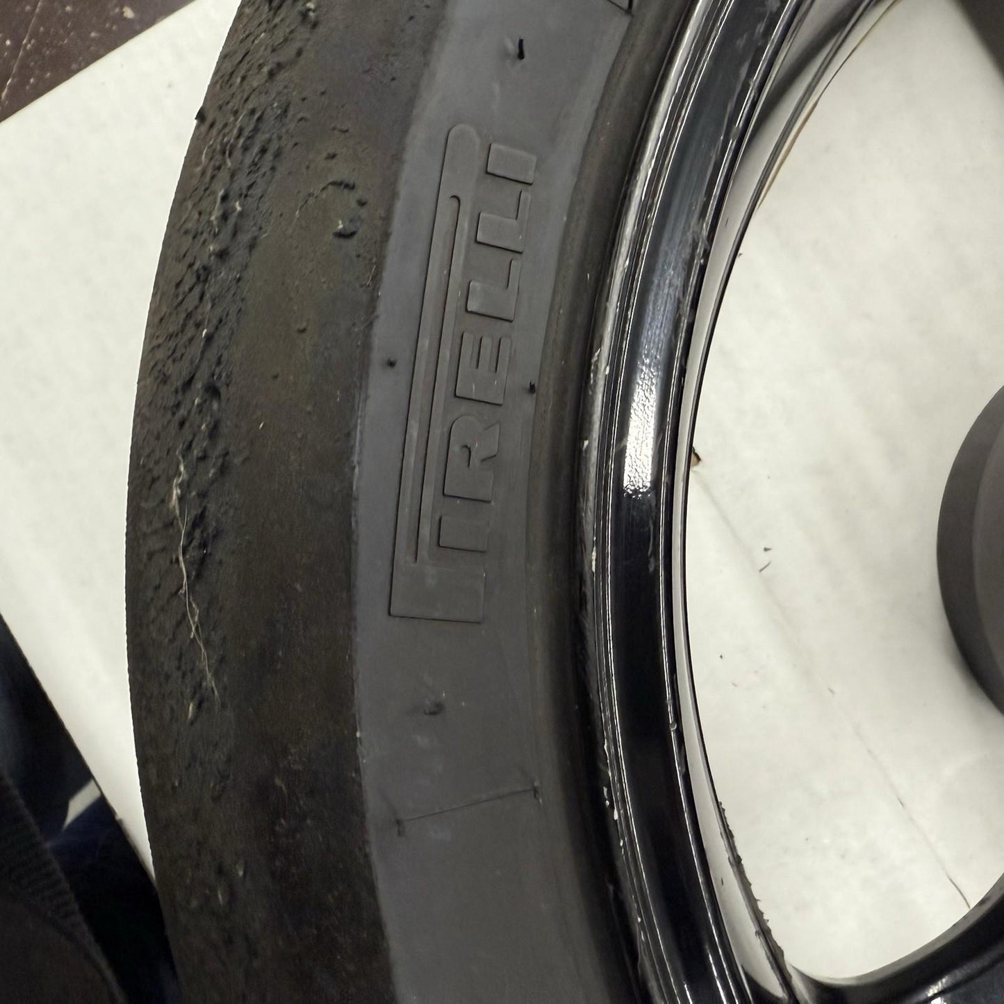 2007 2008 SUZUKI GSXR 1000 REAR WHEEL RIM BRAKE ROTOR PIRELLI TIRE STRAIGHT